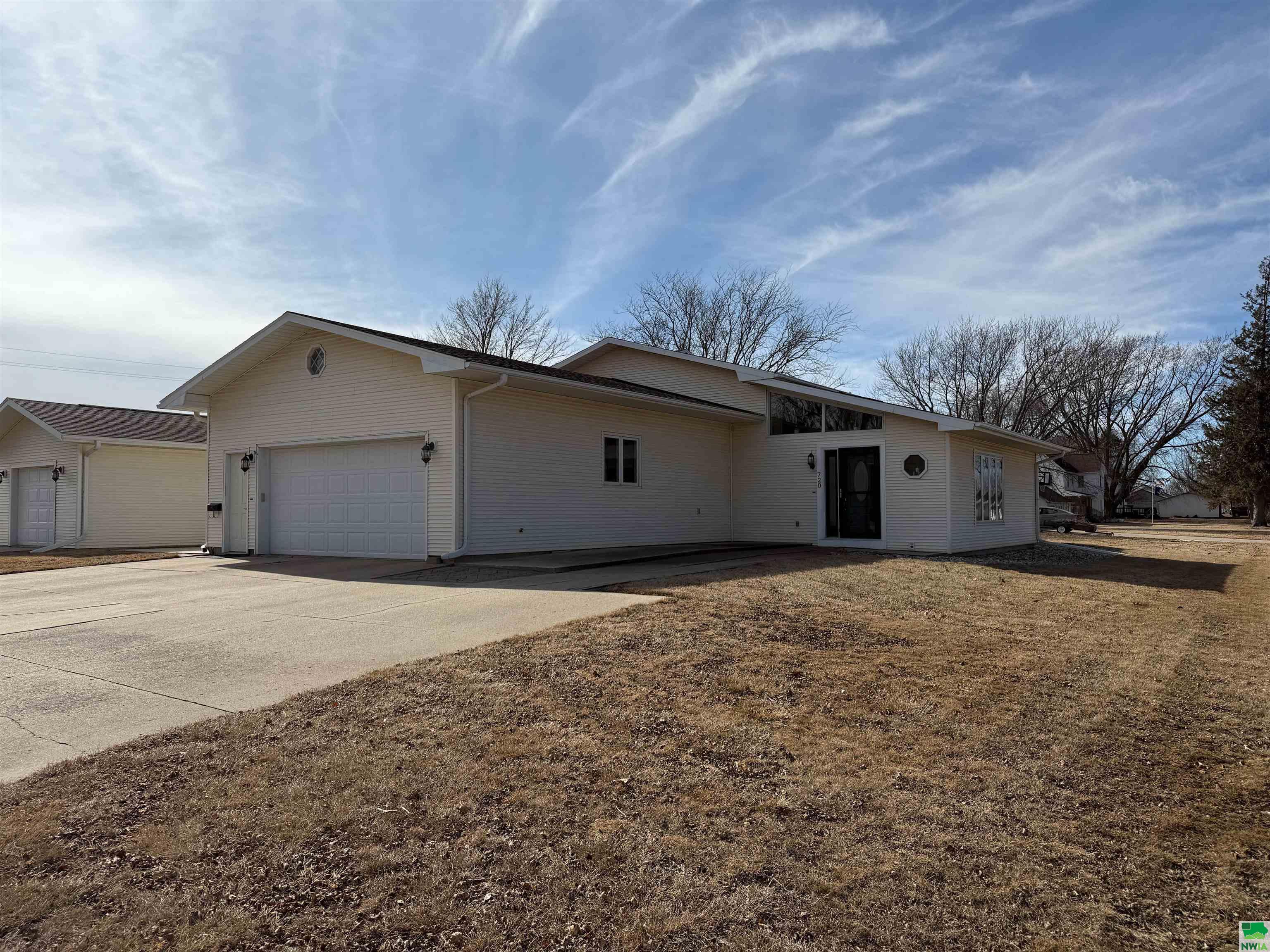 720 Garfield St						  						 , Granville						 , IA						  51022						  