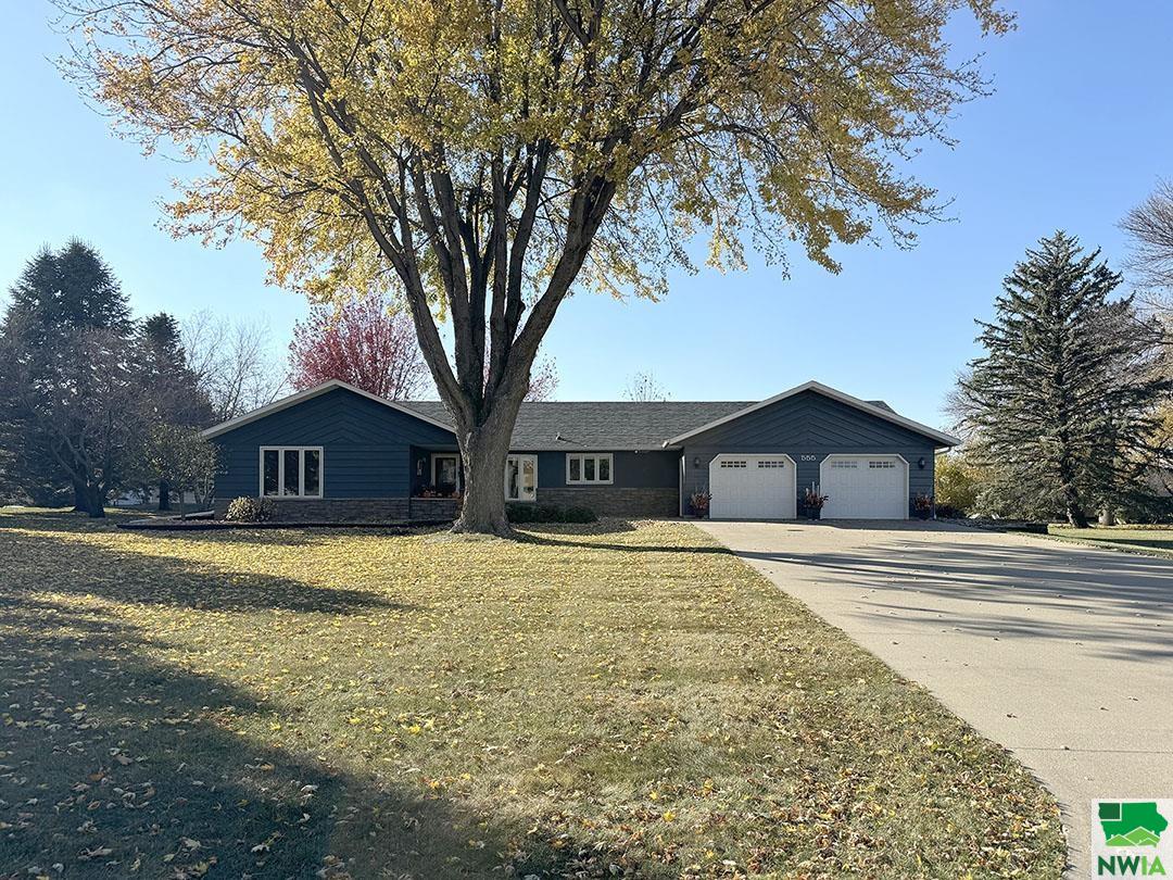 555 7th Ave NW						  						 , Sioux Center						 , IA						  51250						  