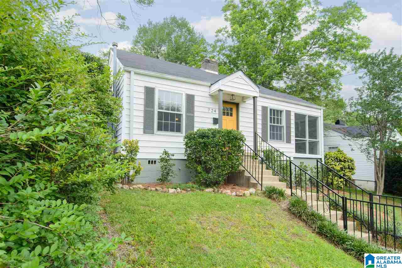 724 47th Way S