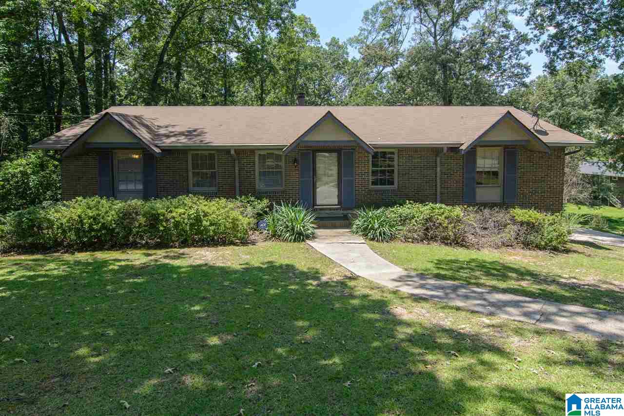 1135 Camelot Cir