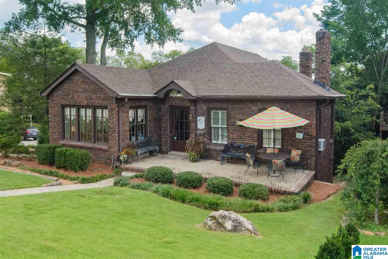 2131 English Village Ln