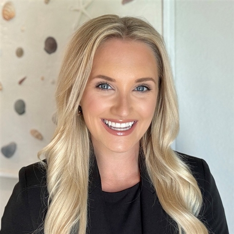 Profile picture of Courtney Roberts