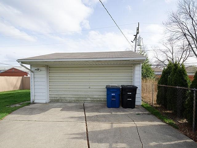 30627 JOY RD, WESTLAND, MI 48185 - LUCYHAM.COM