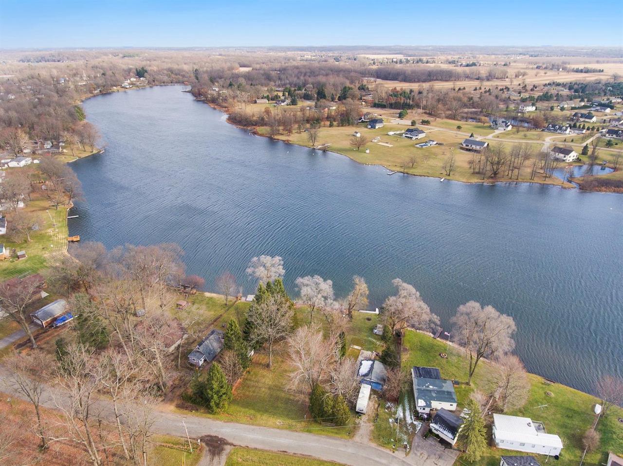 573 NORVELL BEACH DR, BROOKLYN, MI 49230