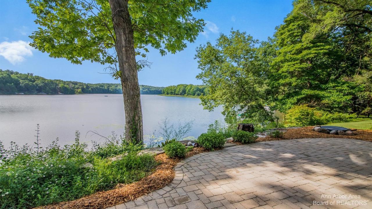 616 ISLAND LAKE RD, CHELSEA, MI 48118