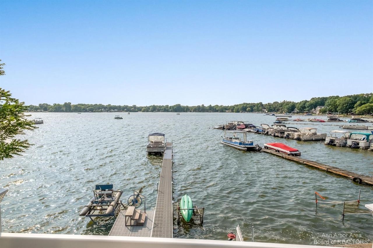 11478 E SHORE DR, WHITMORE LAKE, MI 48189