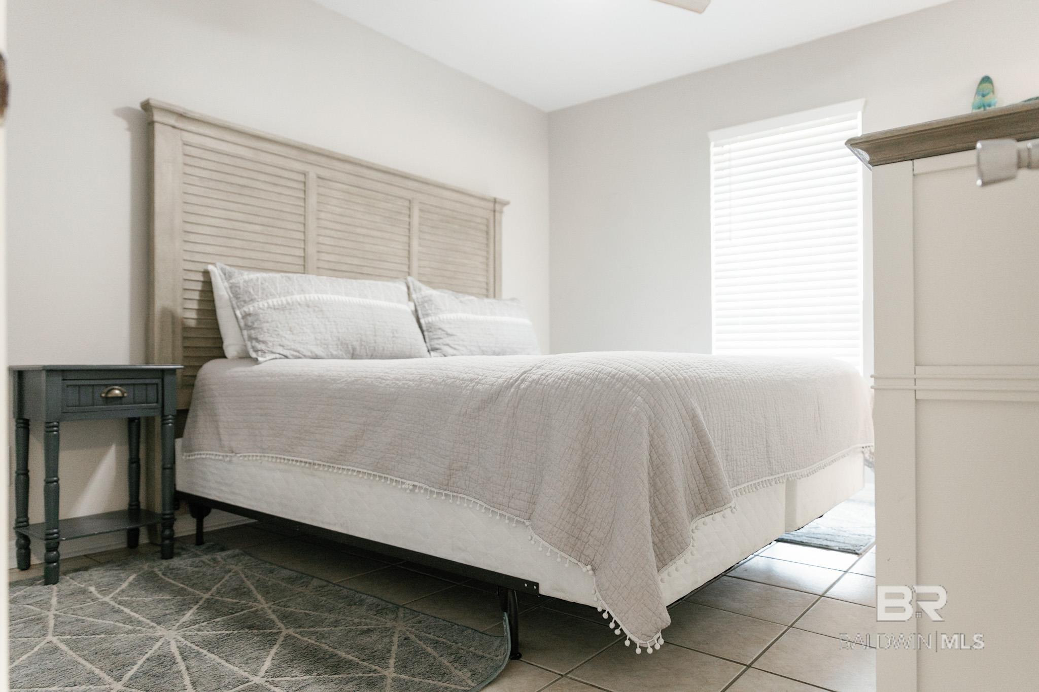 MLS 343034 979 W Lagoon Avenue B4 Gulf Shores AL