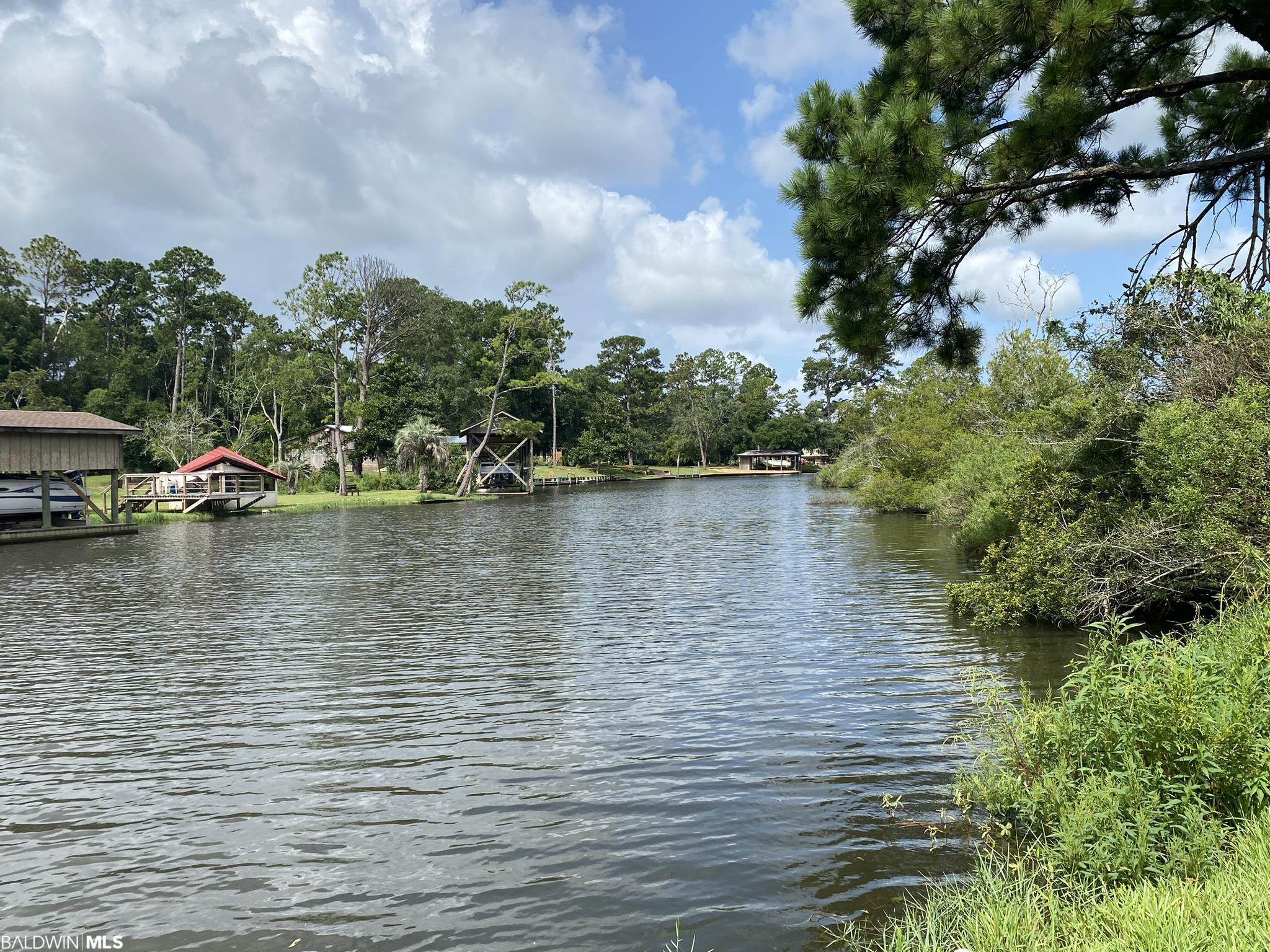 Riverwood Drive East