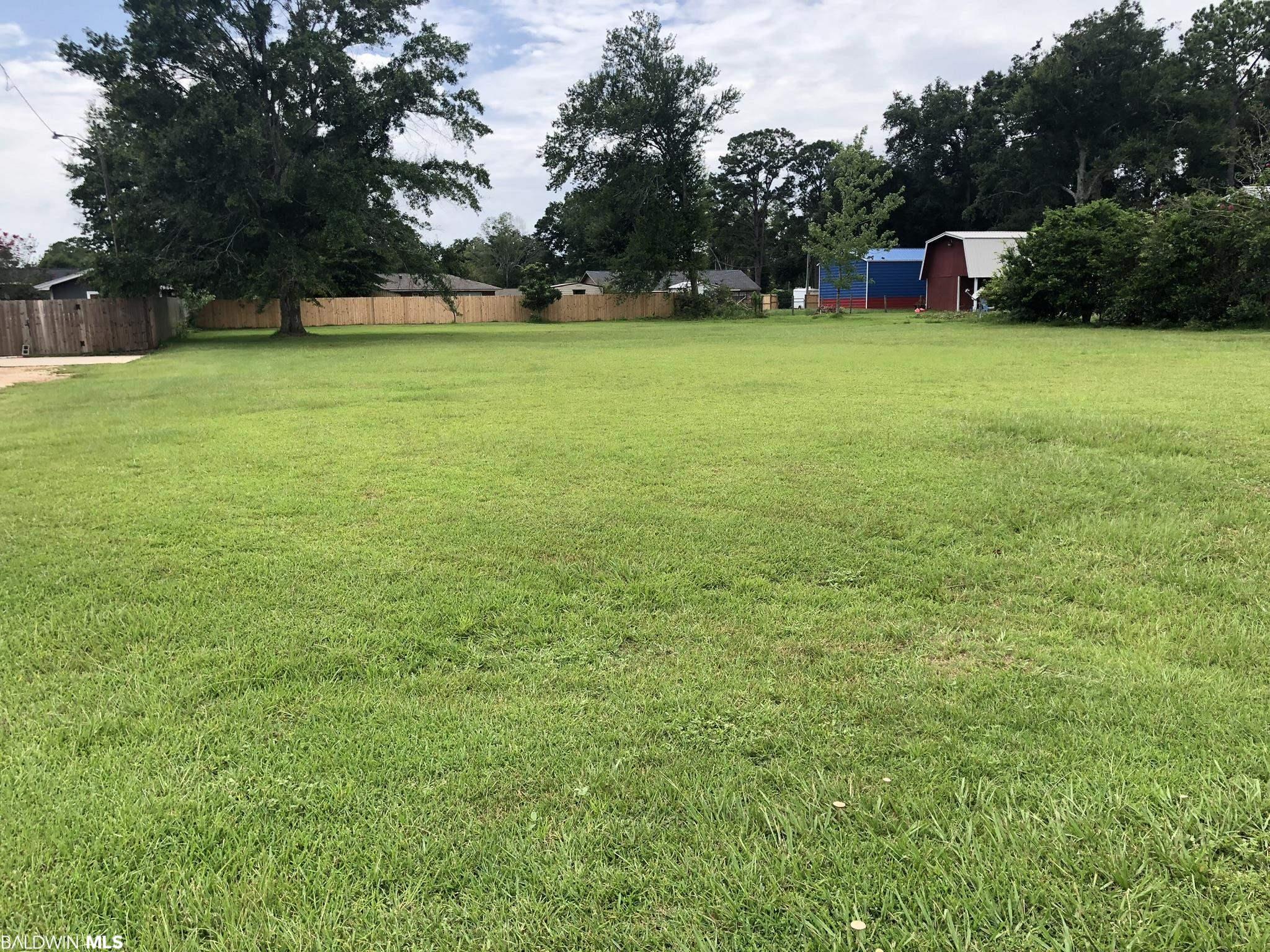 Riverwood Drive East