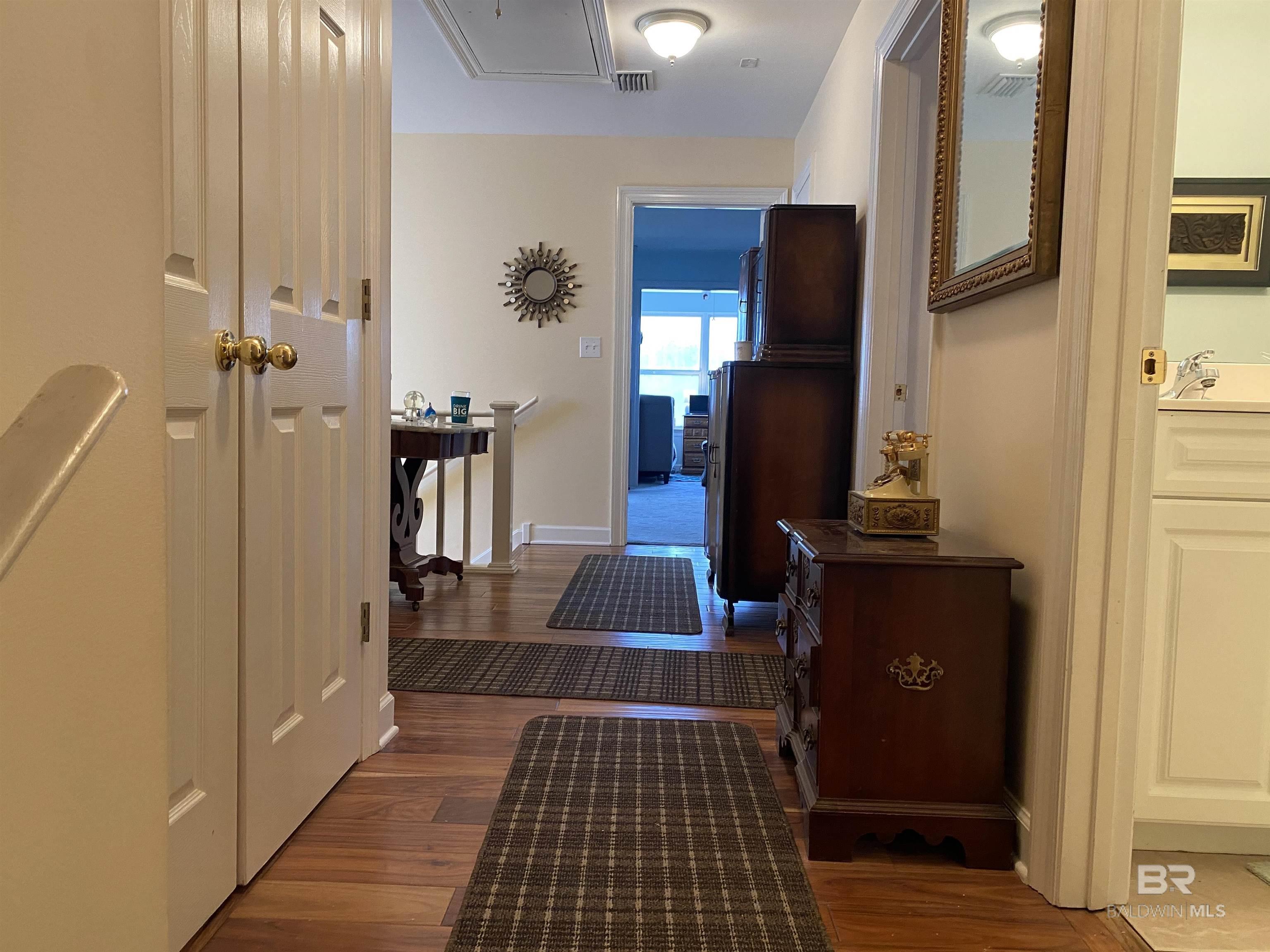 640 W Canal Drive