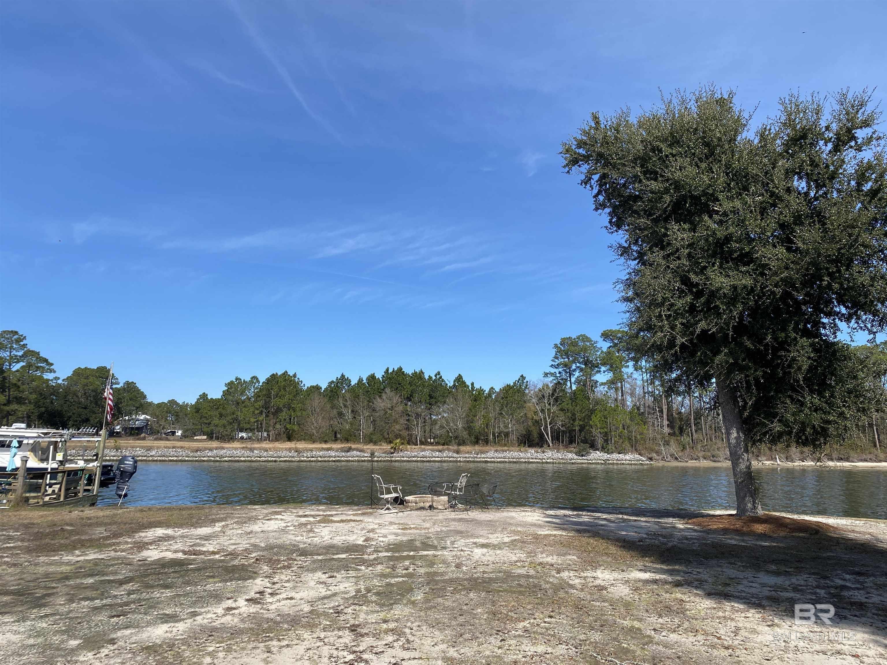 640 W Canal Drive