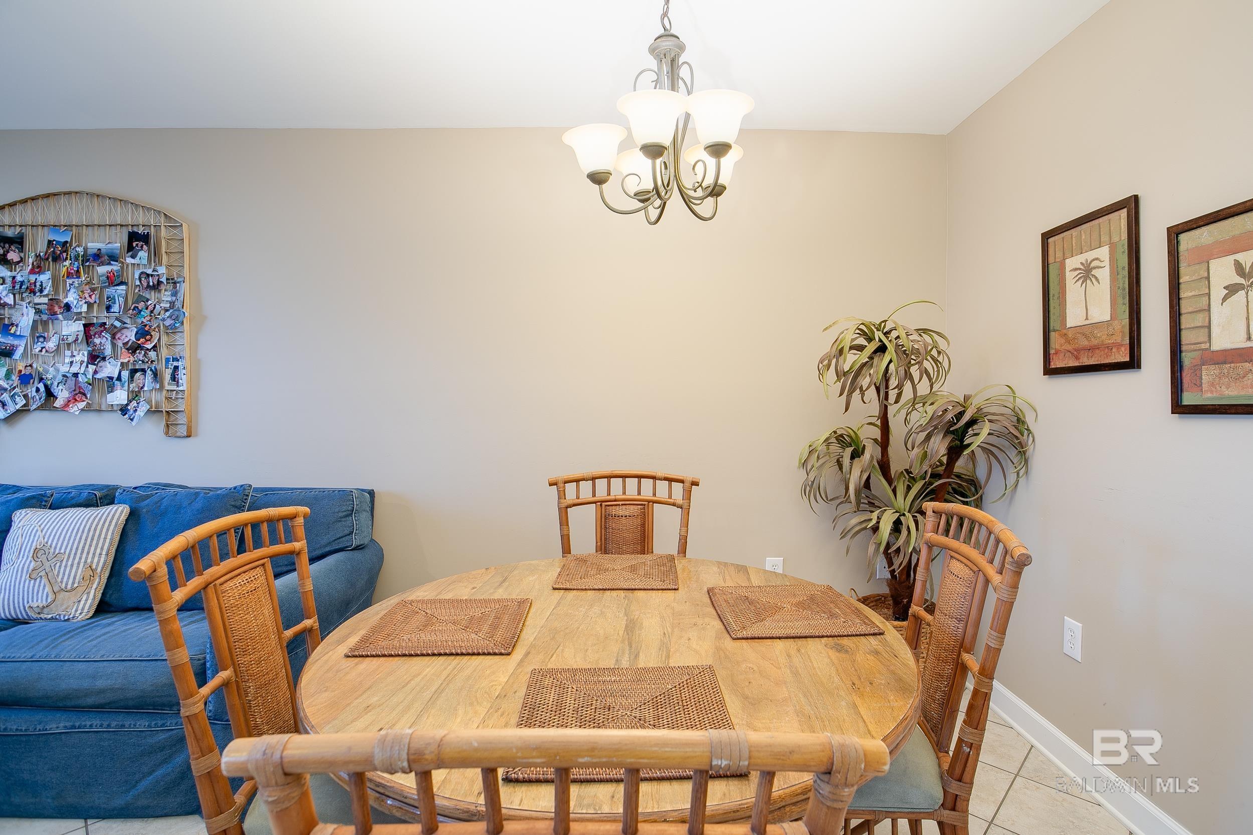 1517 Regency Road 33
