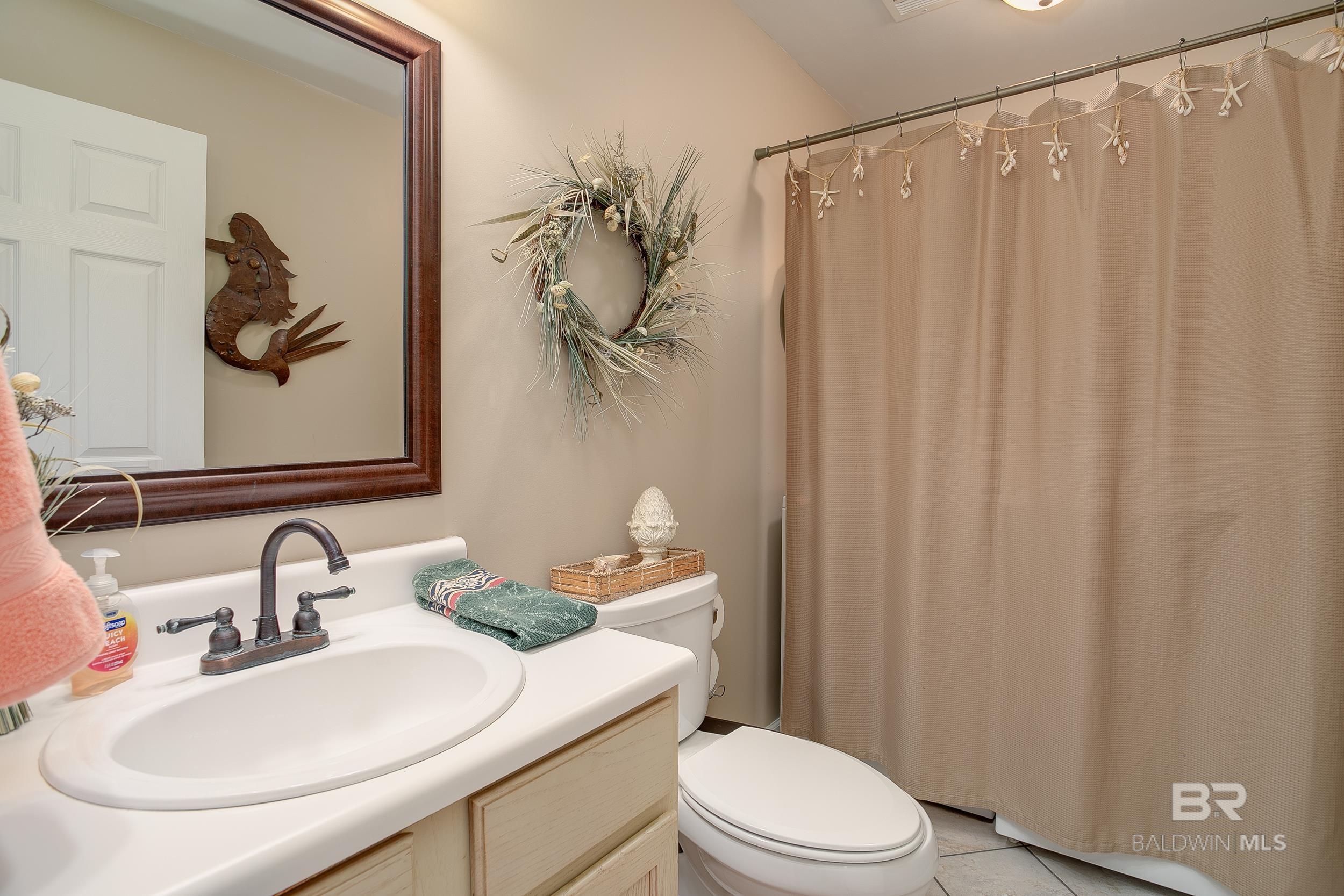 1517 Regency Road 33
