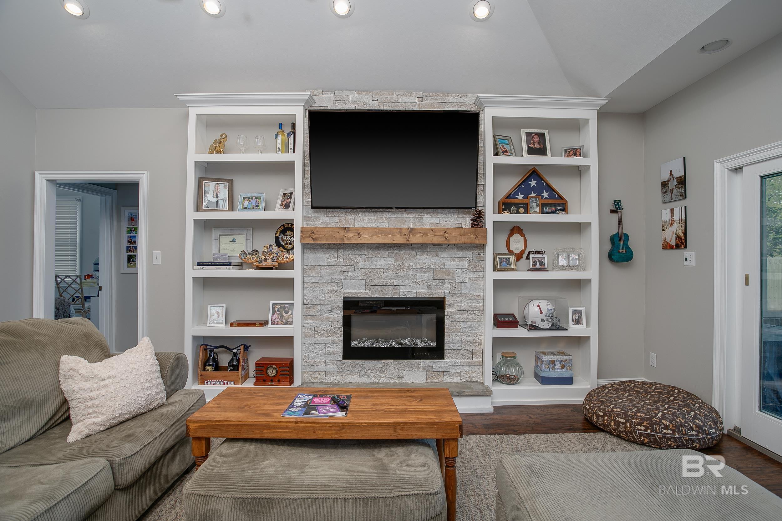 8375 Heron Drive