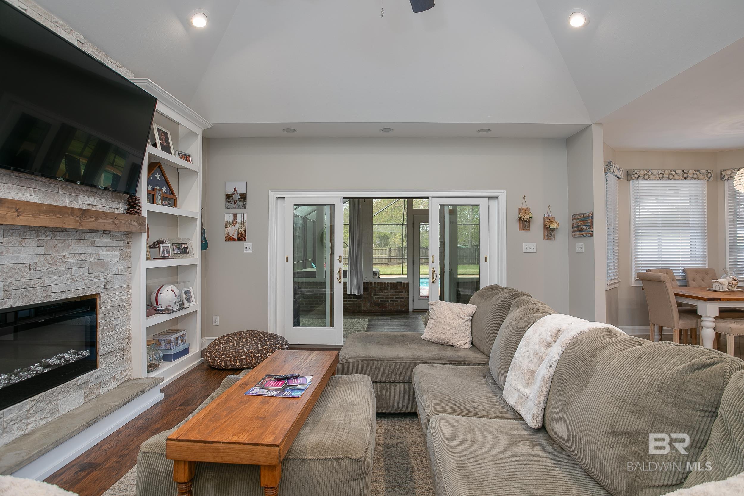 8375 Heron Drive