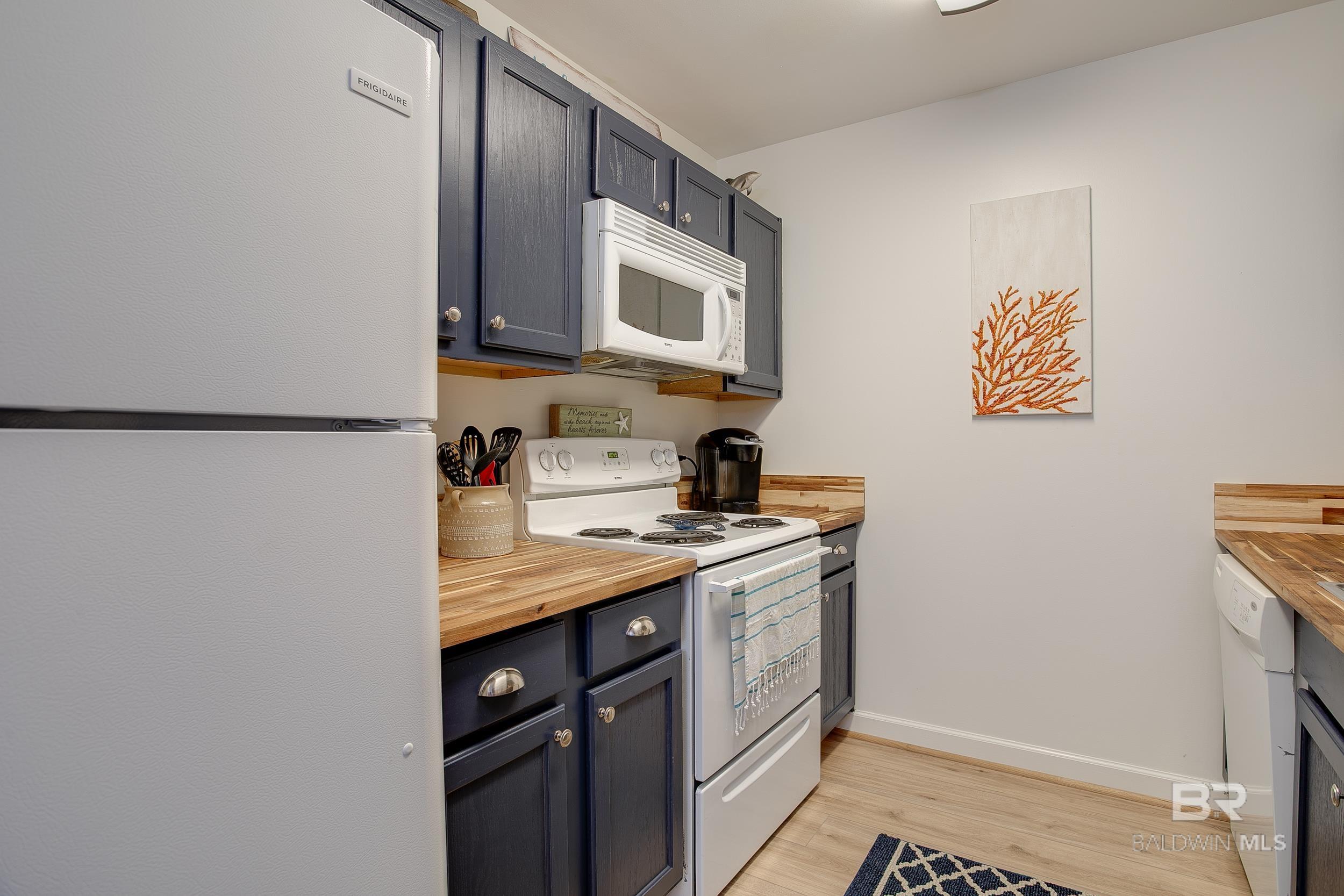1517 Regency Road 33