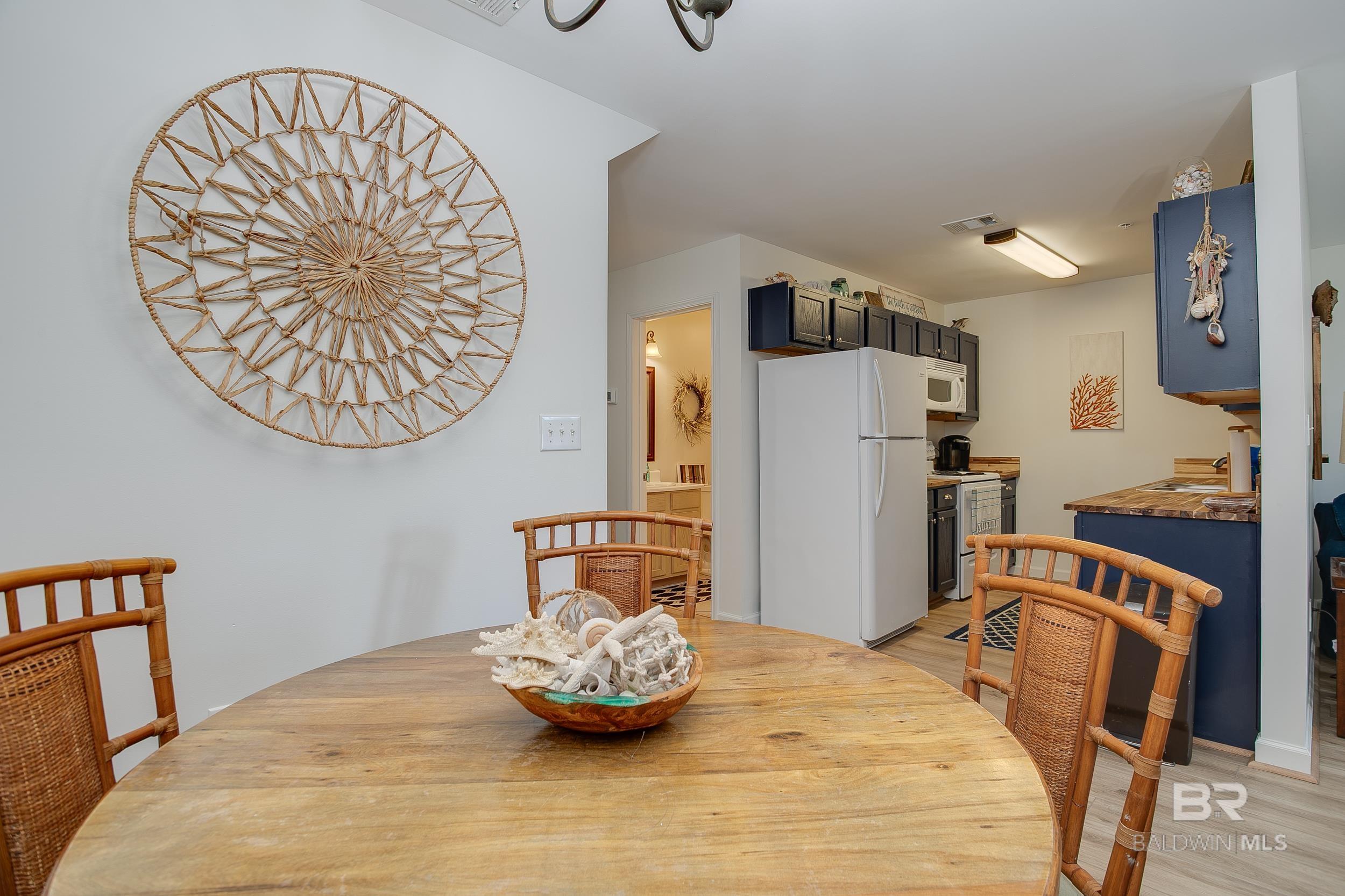 1517 Regency Road 33