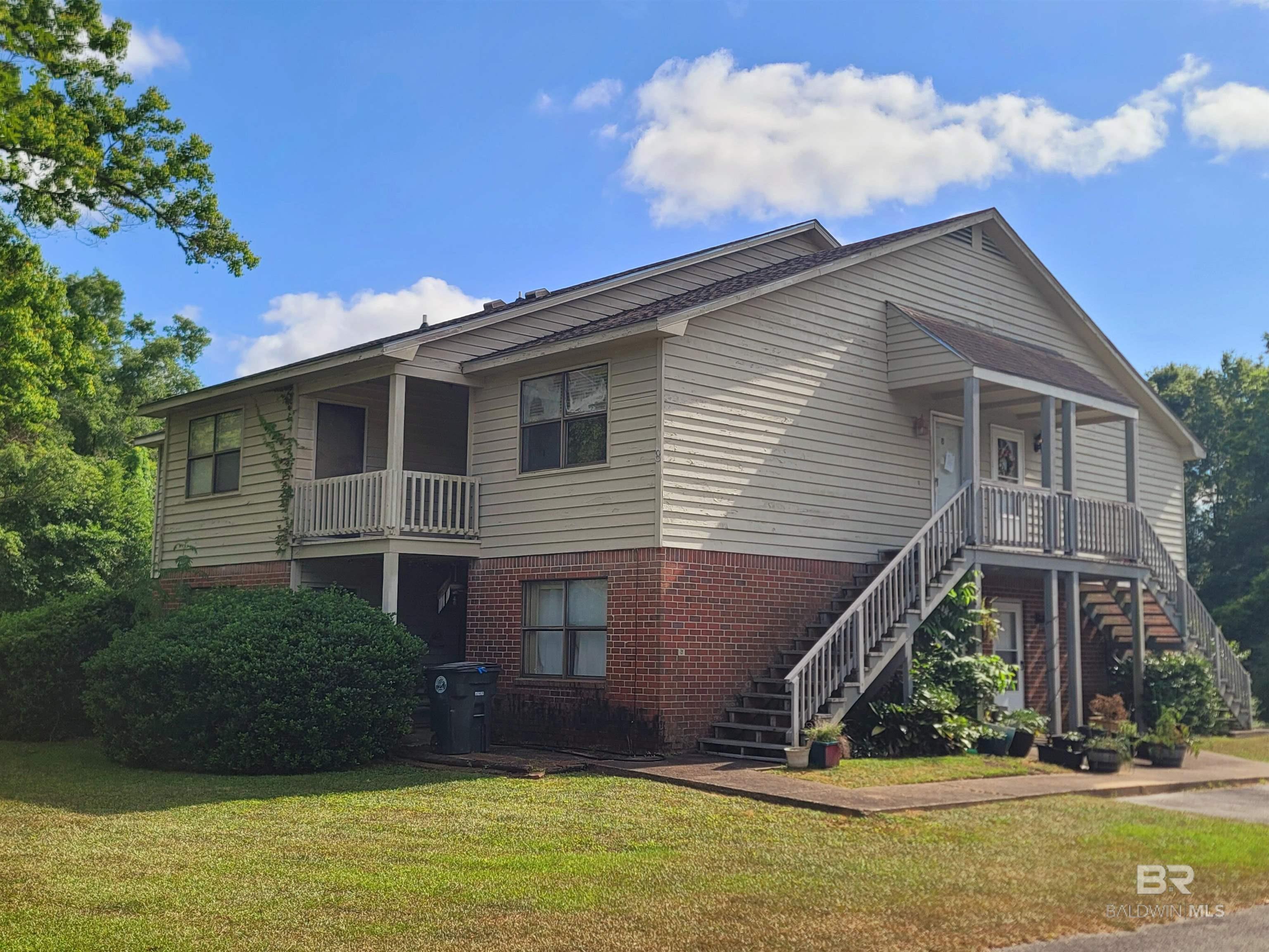 Autumn Park is a low density condominium complex conveniently located in Fairhope close to dining, shopping and the hospital.  Unit features tile flooring in the living areas and large walk in closet in the primary bedroom. Great investment potential! Buyer to verify all information during due diligence.