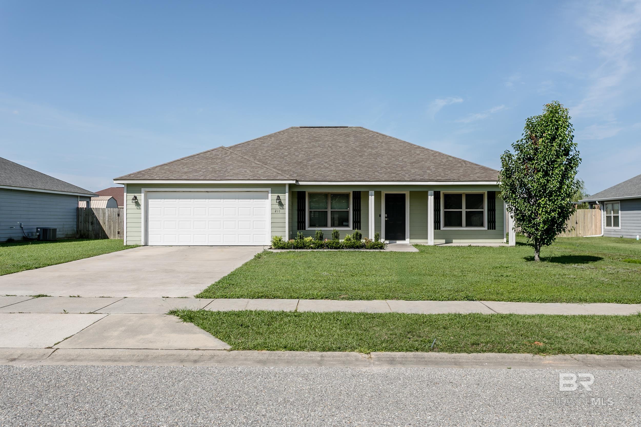 211 Lakefront Circle