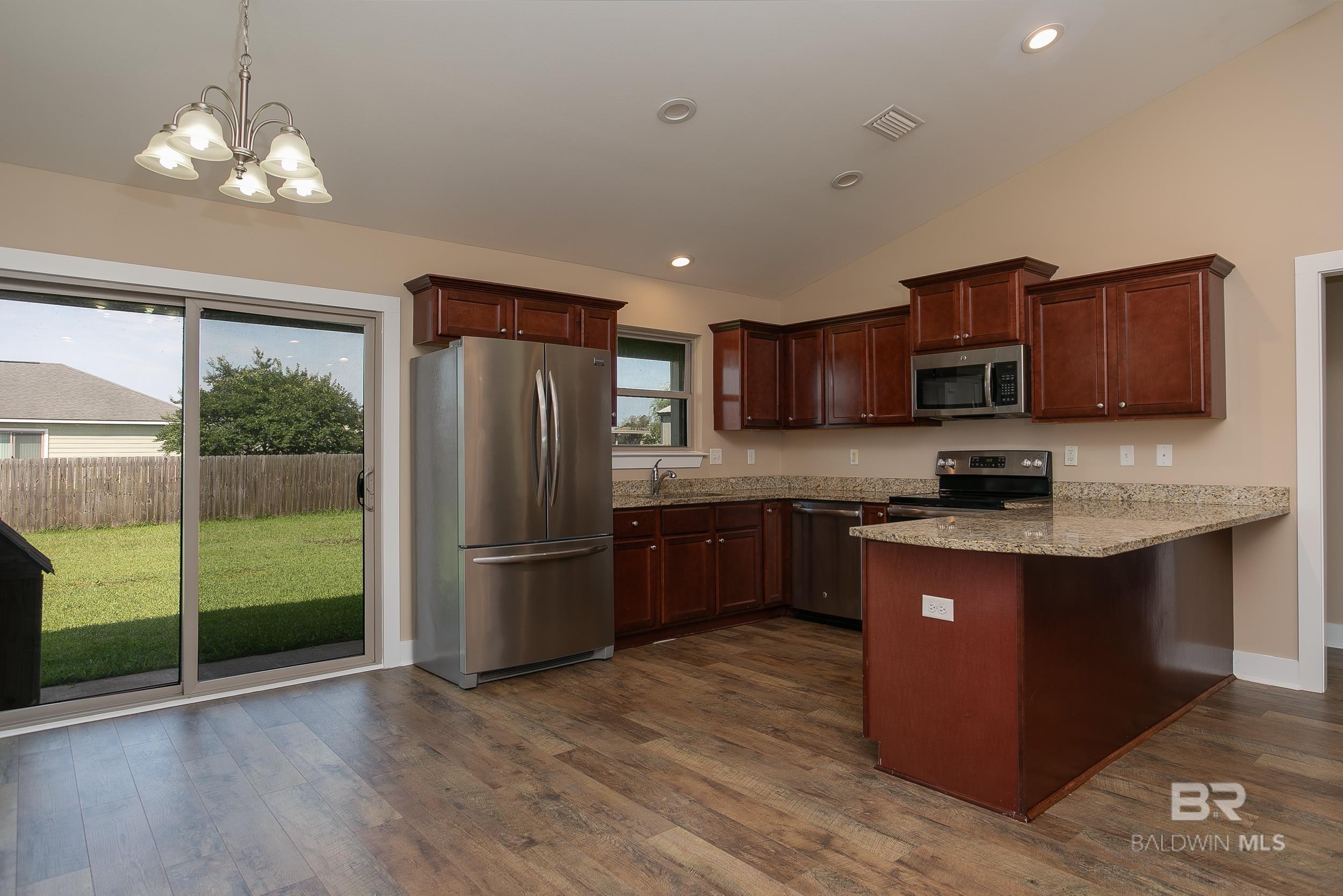 211 Lakefront Circle