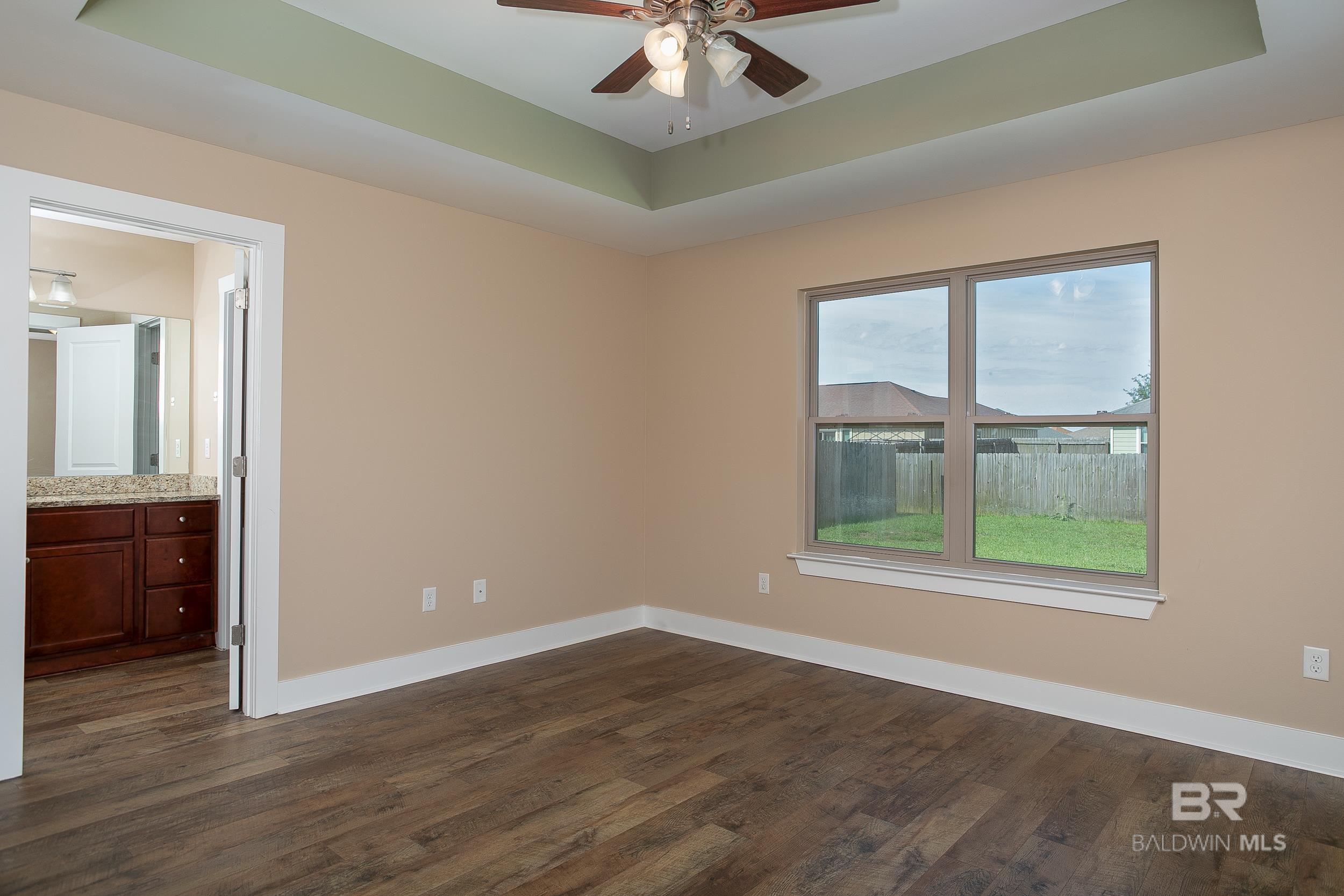 211 Lakefront Circle