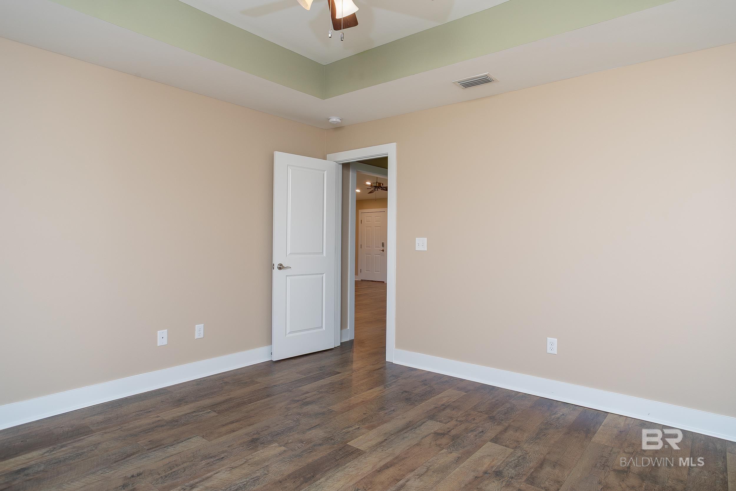 211 Lakefront Circle