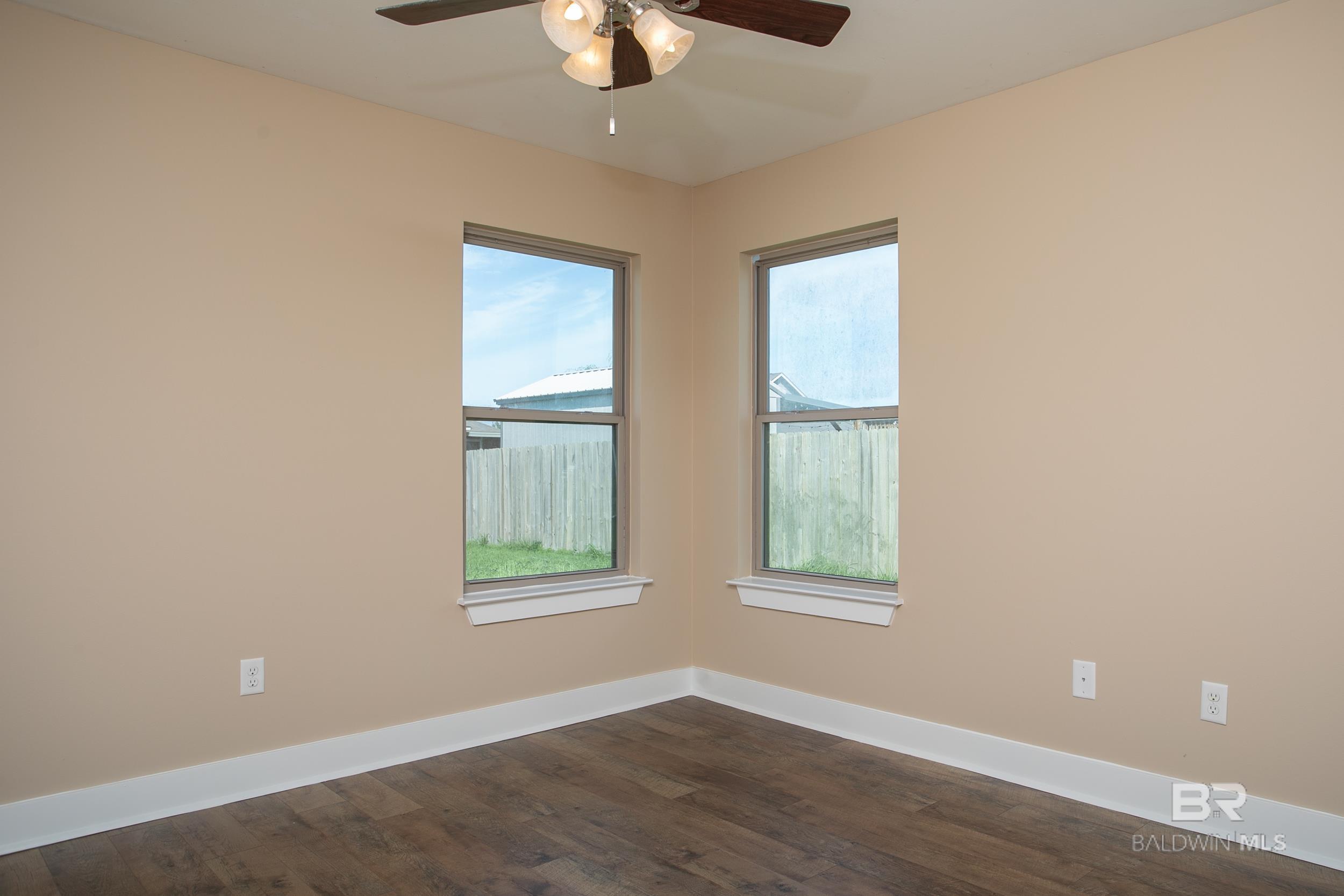 211 Lakefront Circle