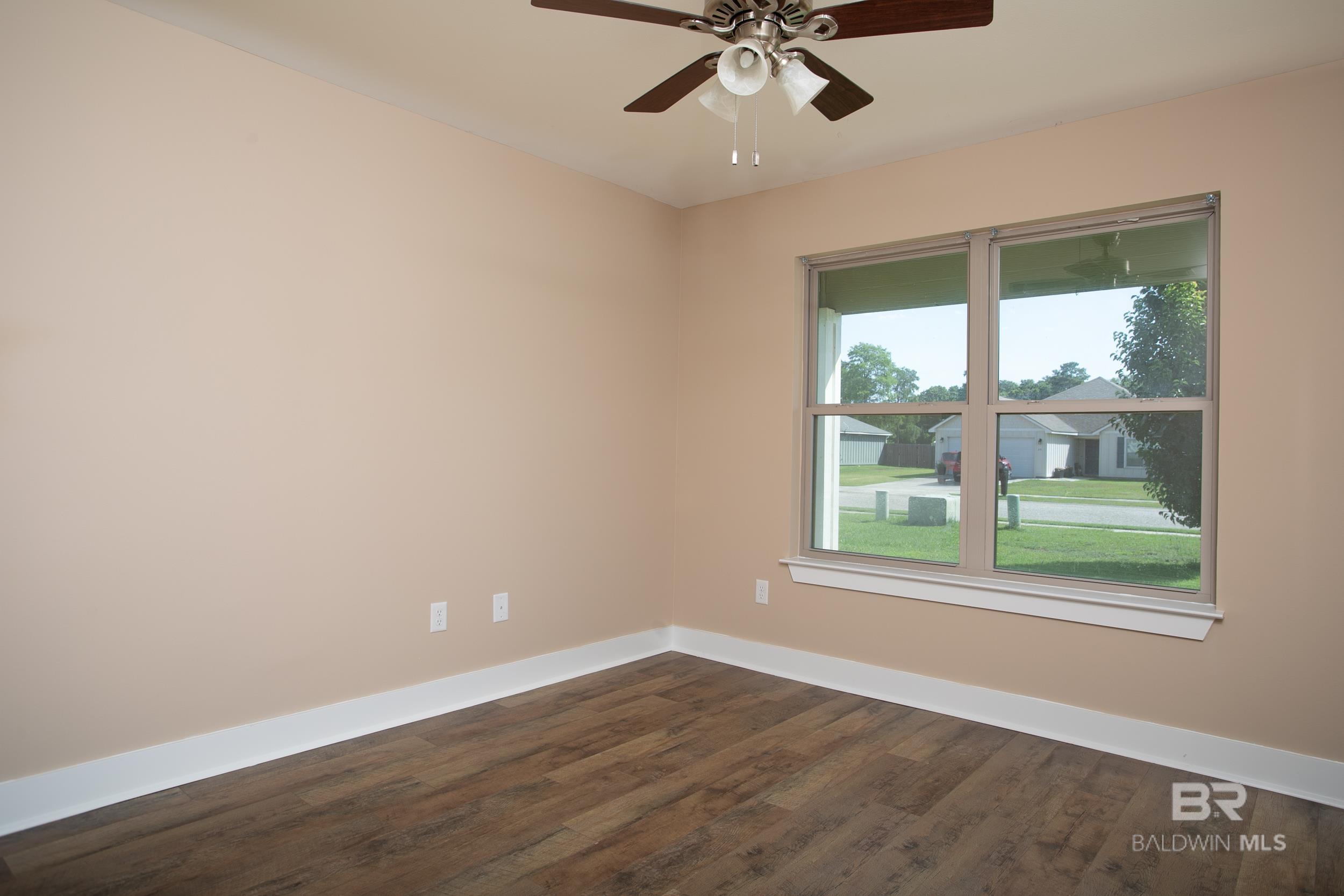 211 Lakefront Circle