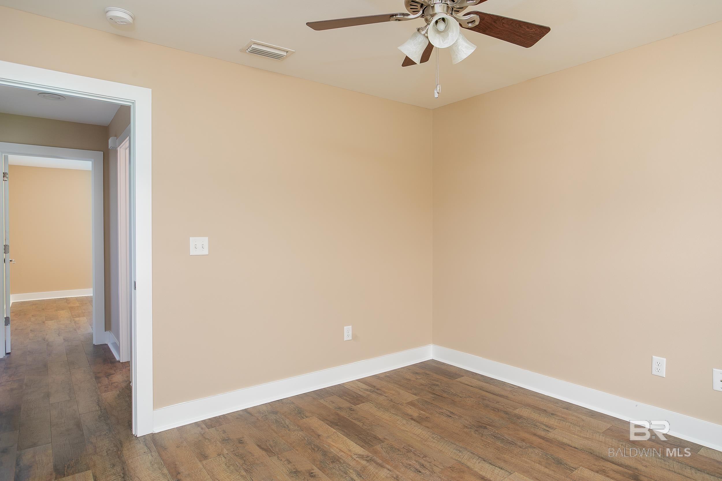 211 Lakefront Circle