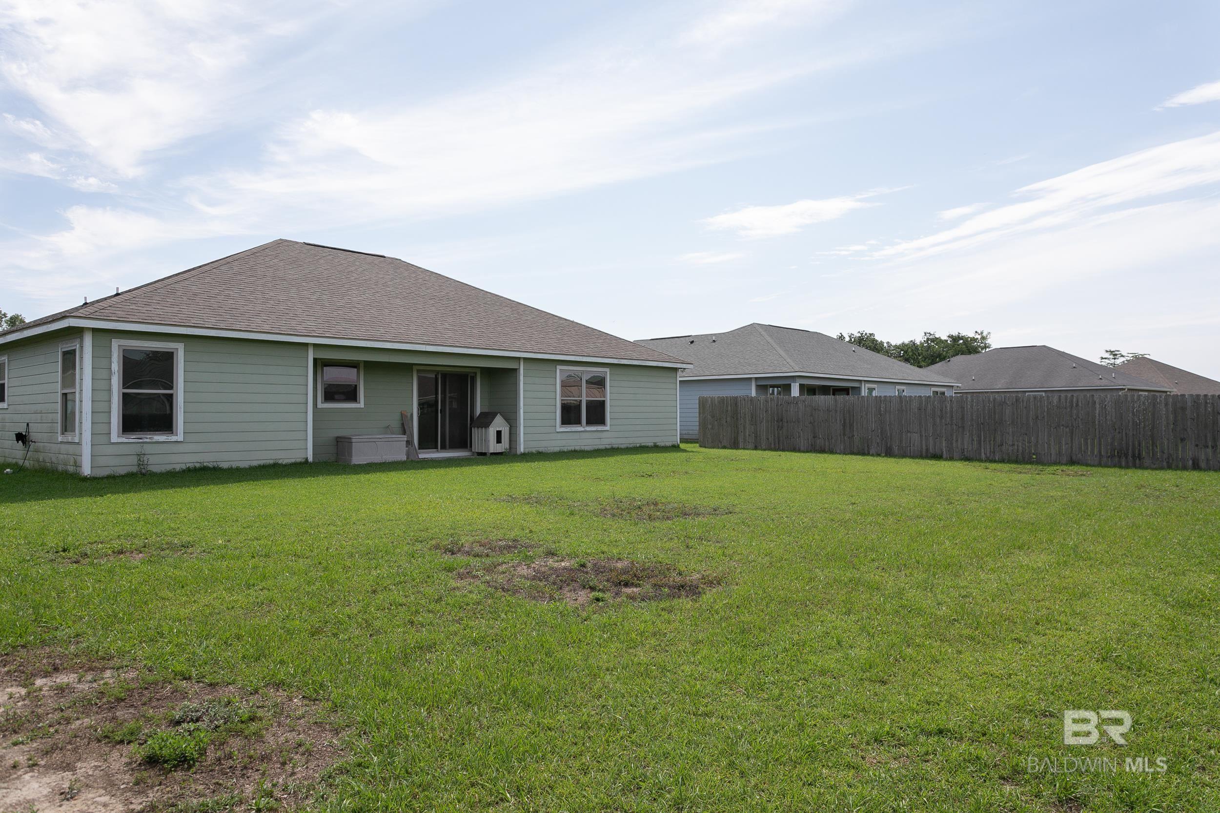 211 Lakefront Circle