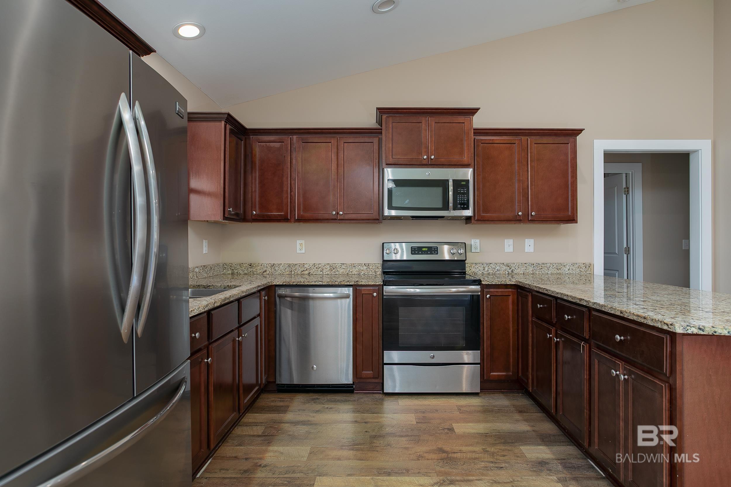 211 Lakefront Circle