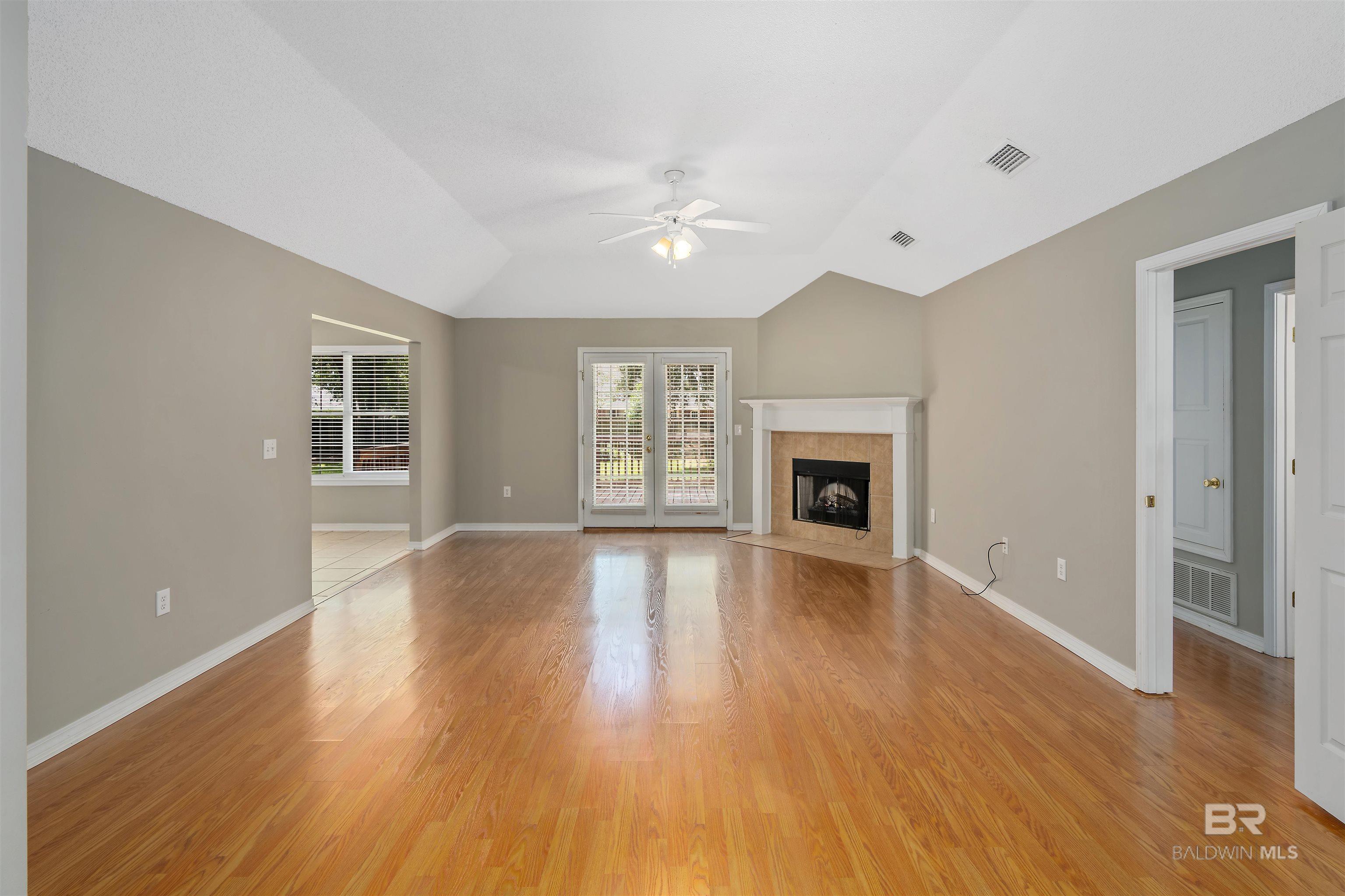 184 Robbins Boulevard