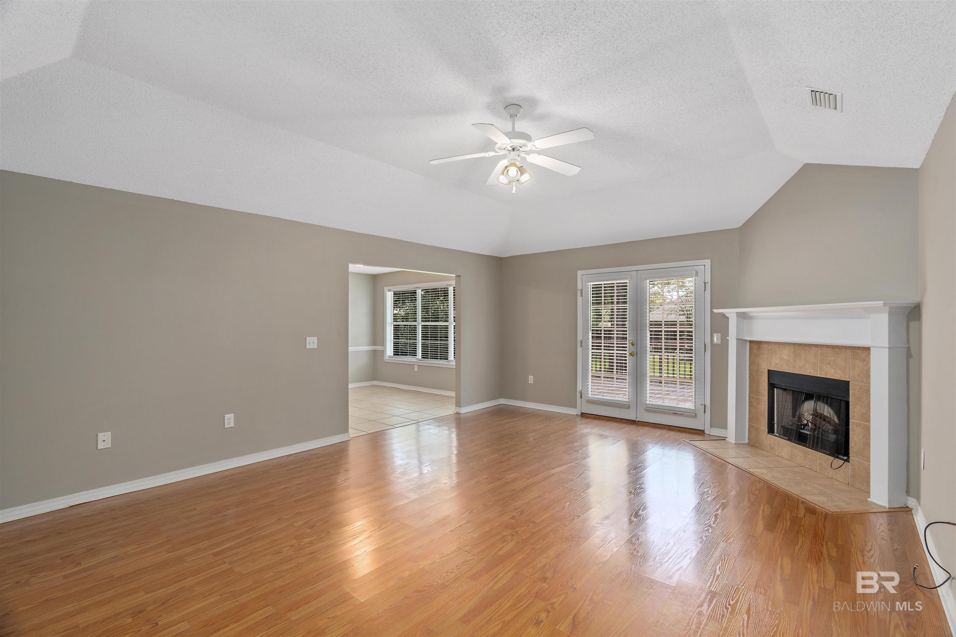 184 Robbins Boulevard