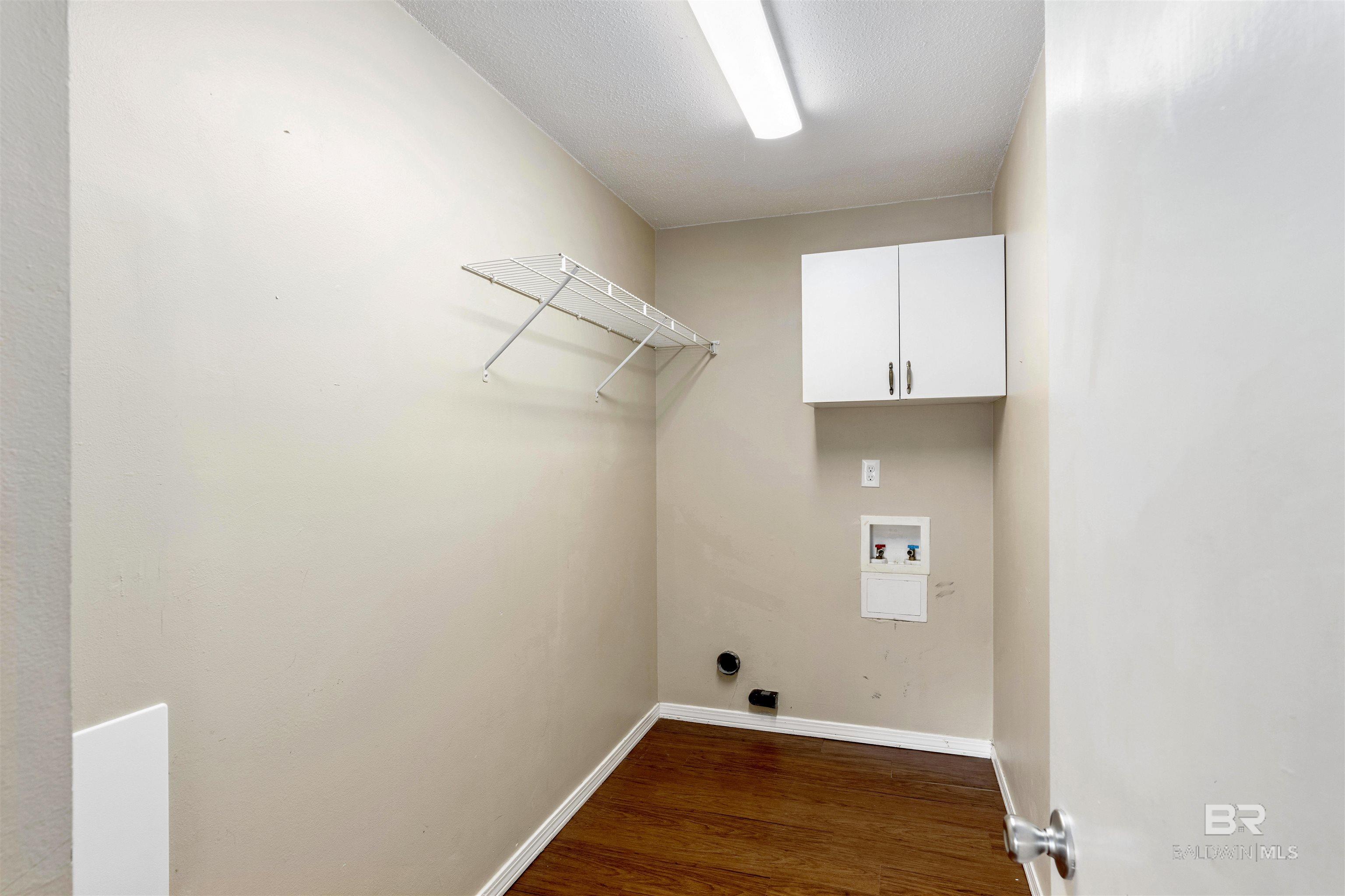 16 Lancers Lane B