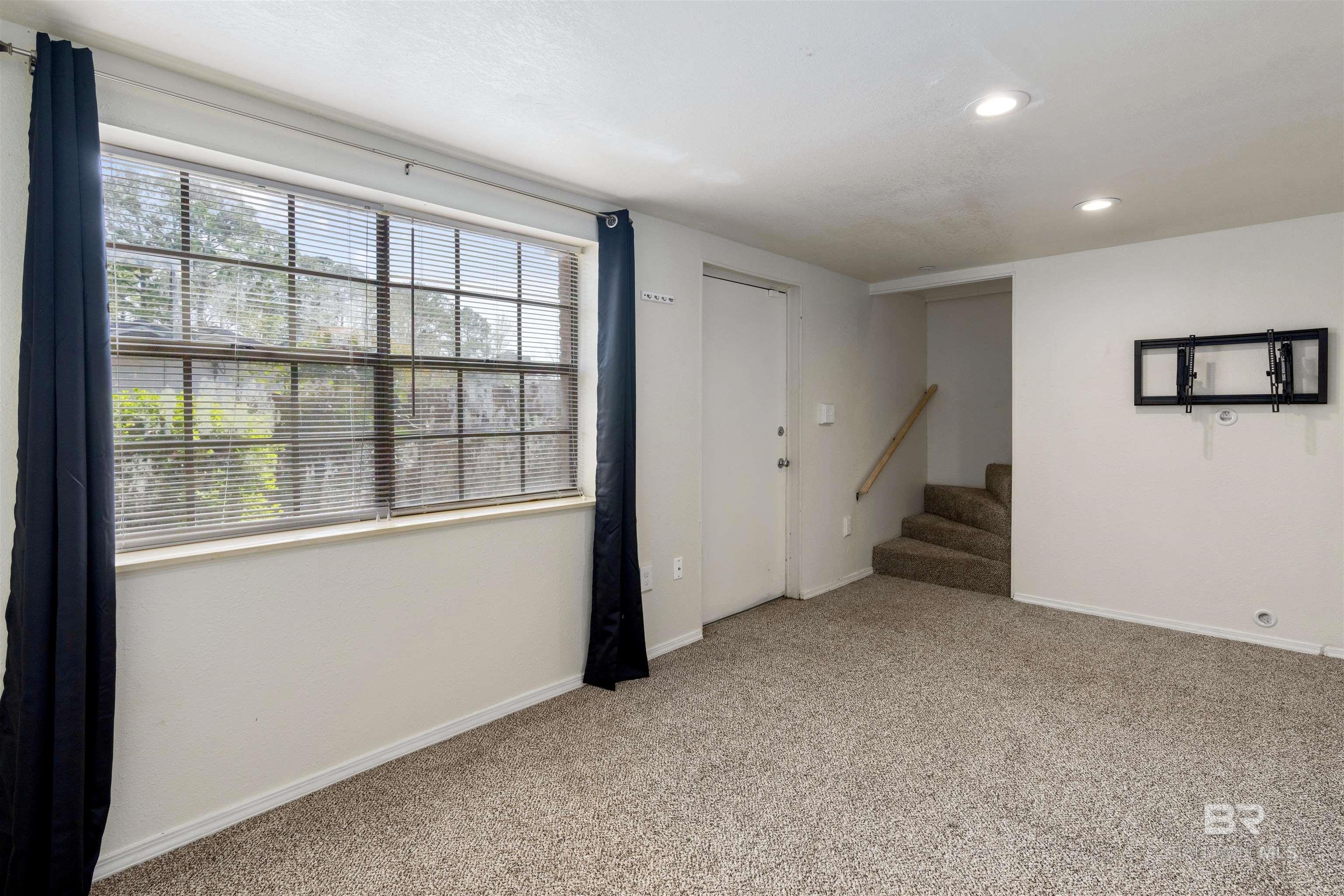 16 Lancers Lane B