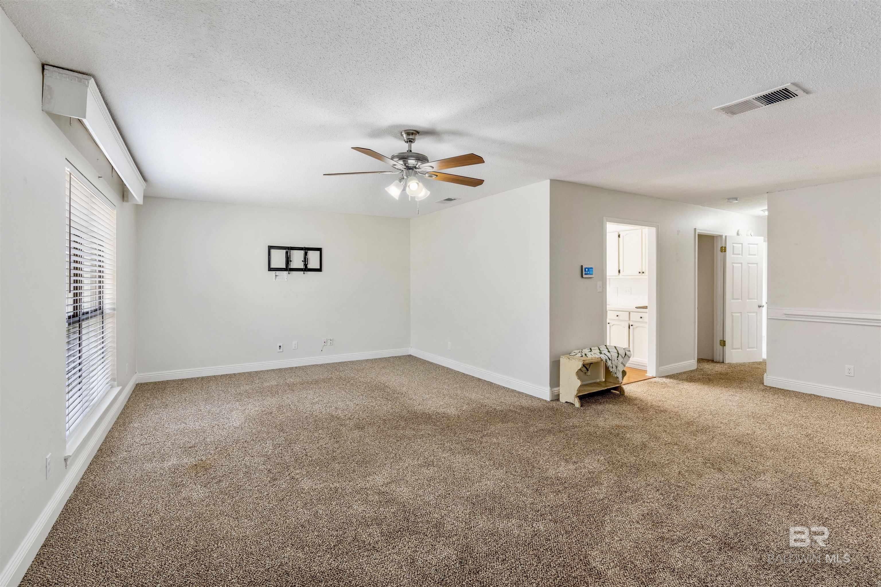 16 Lancers Lane B