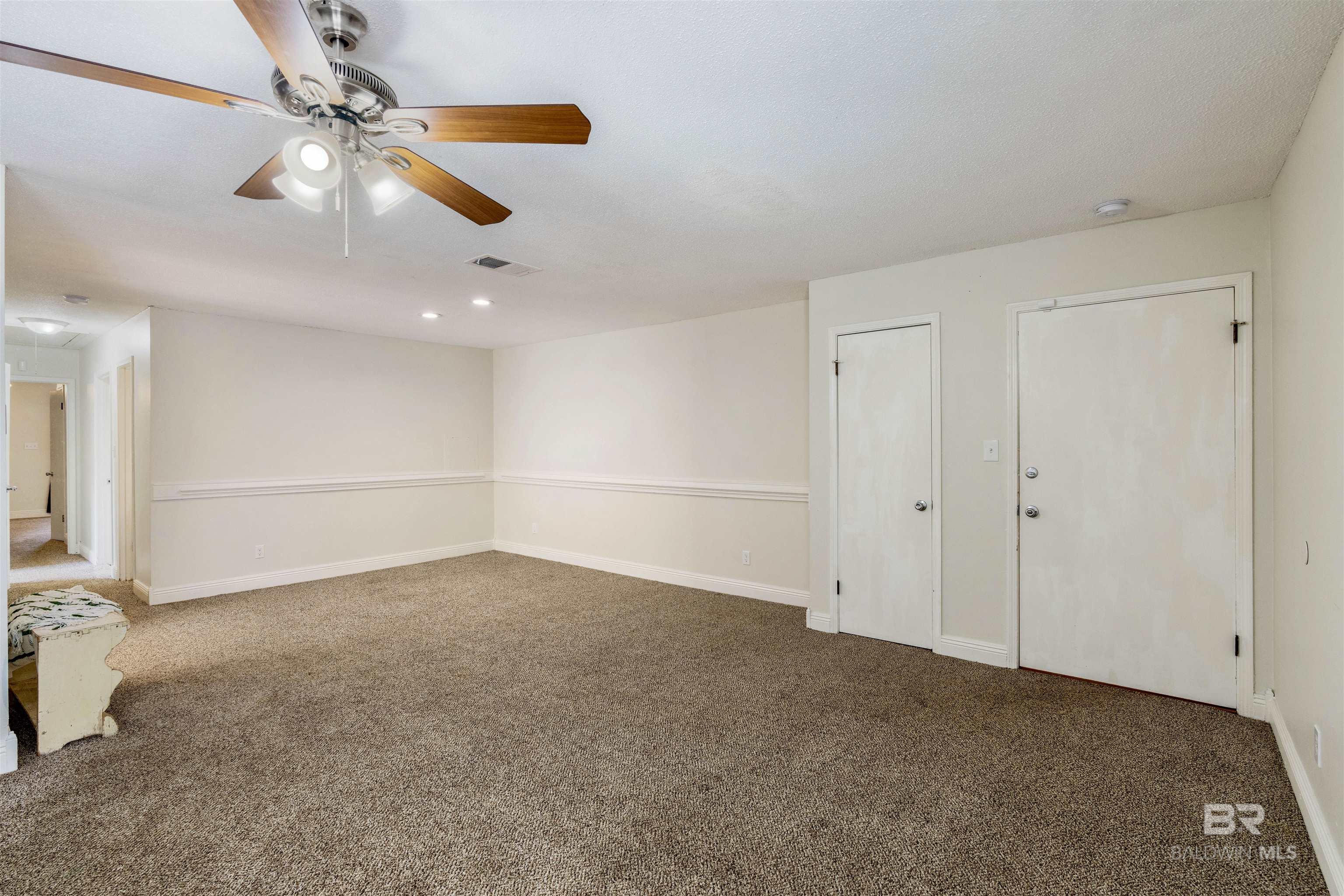 16 Lancers Lane B