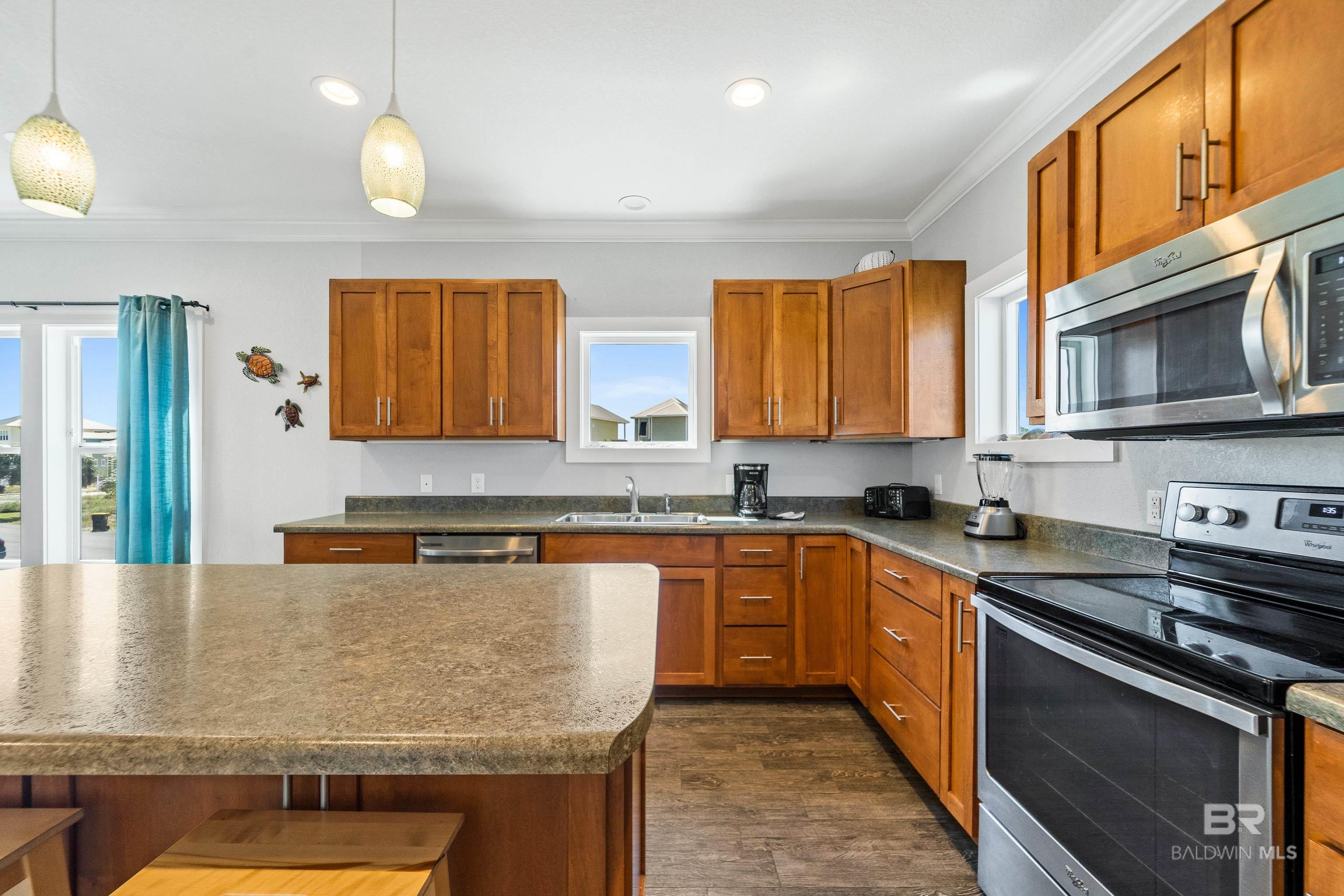 450 S Breakers Lane, Gulf Shores, AL, 36542