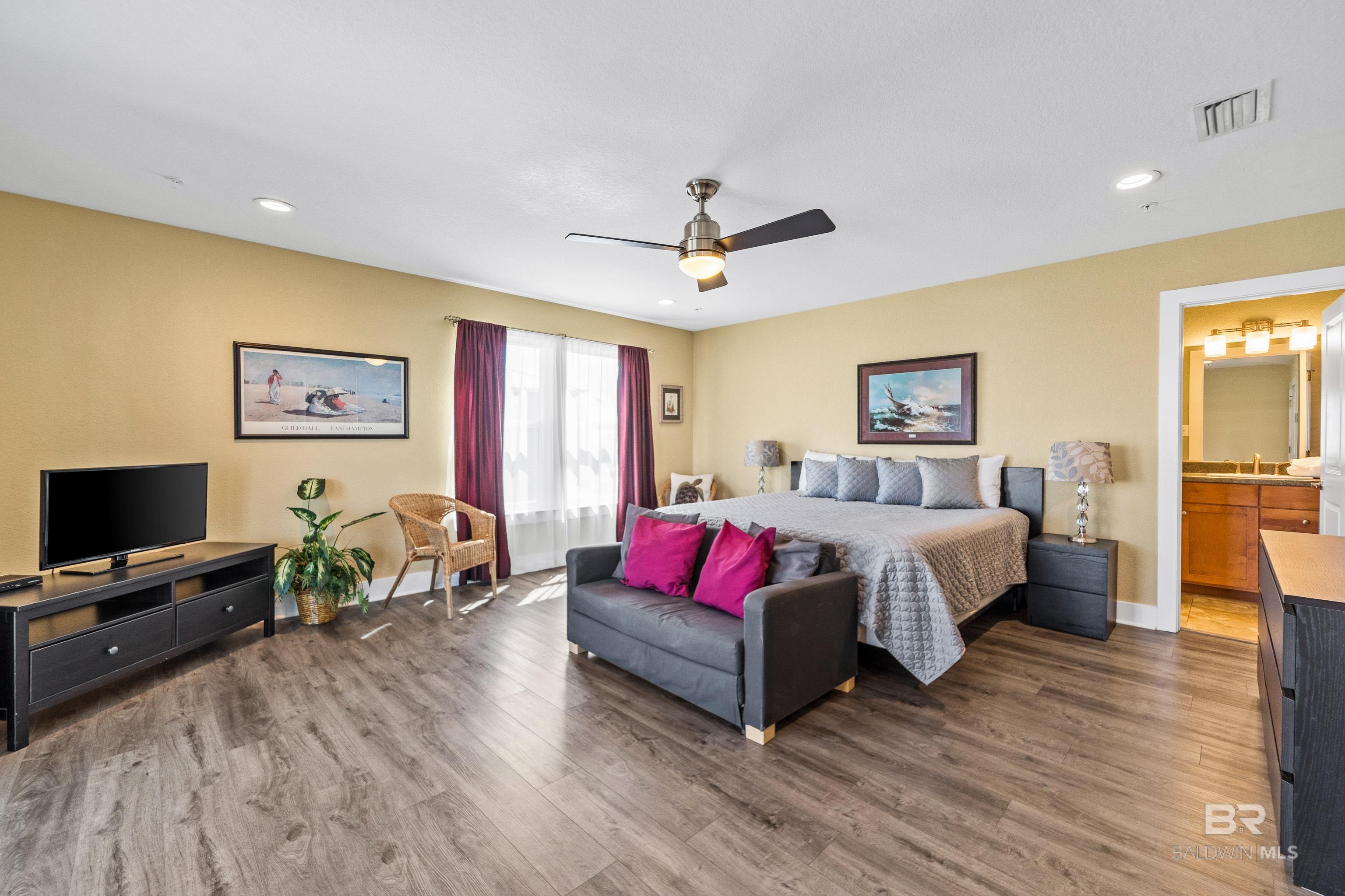 450 S Breakers Lane, Gulf Shores, AL, 36542