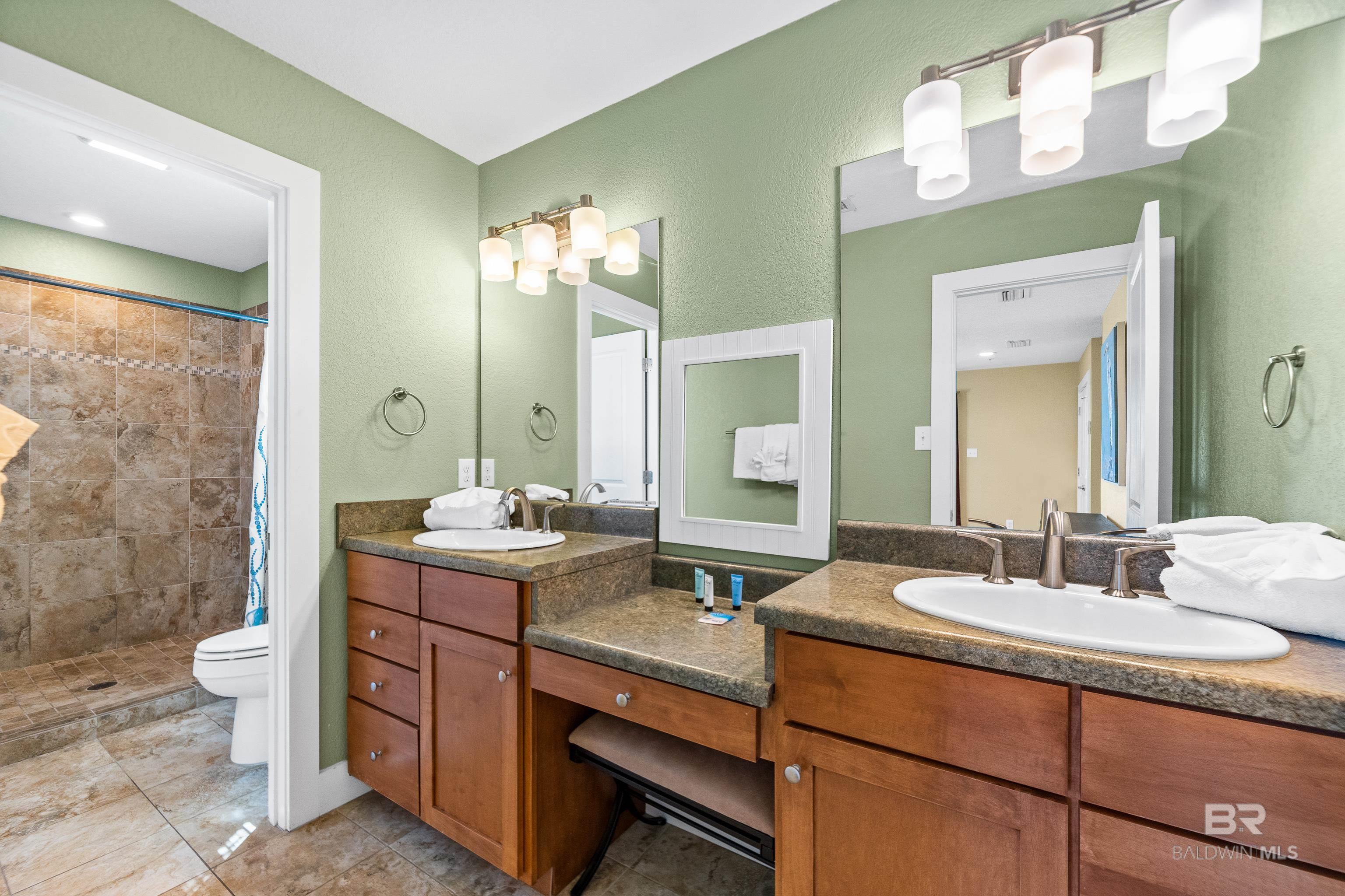 450 S Breakers Lane, Gulf Shores, AL, 36542