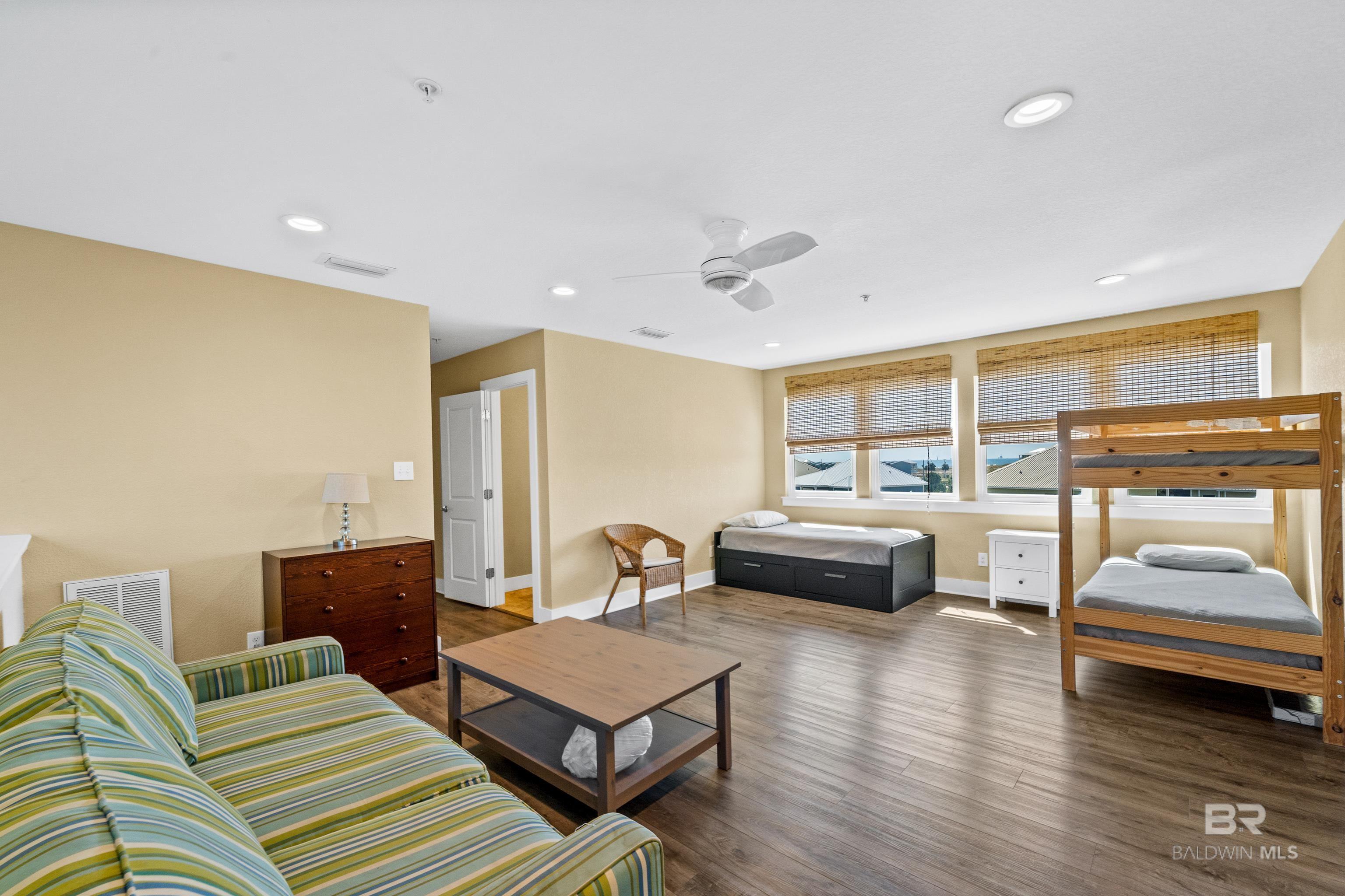 450 S Breakers Lane, Gulf Shores, AL, 36542