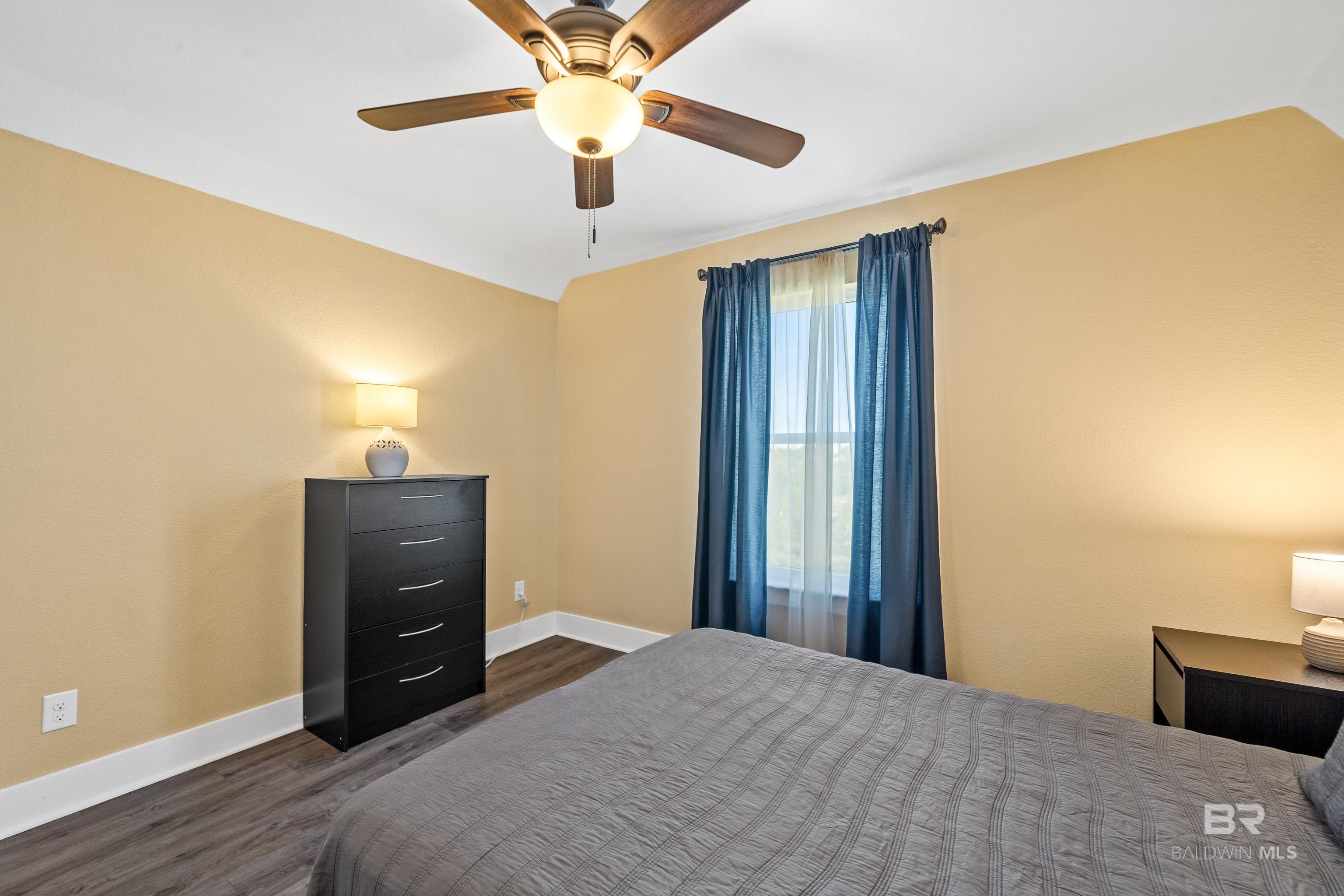 450 S Breakers Lane, Gulf Shores, AL, 36542