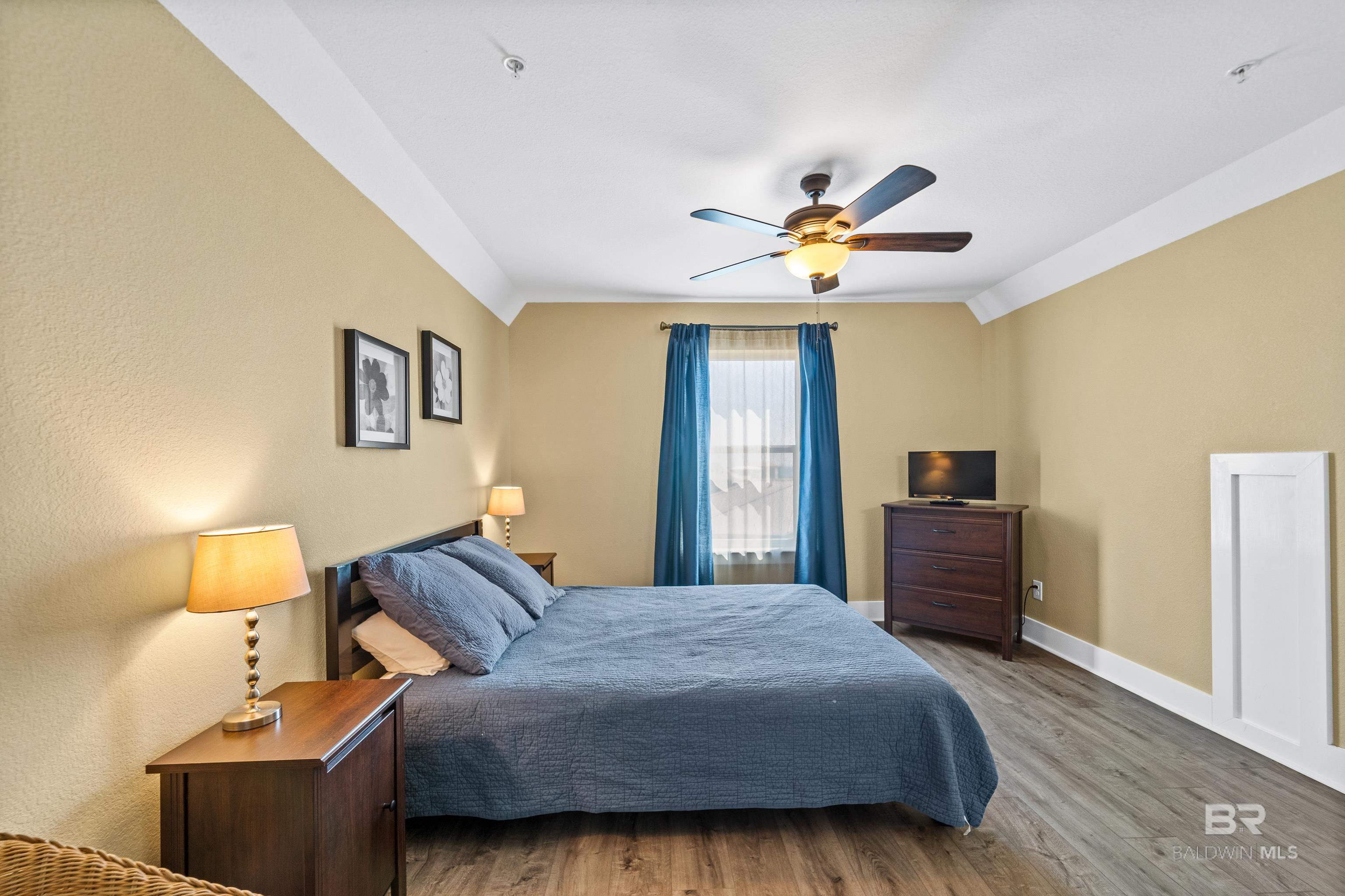 450 S Breakers Lane, Gulf Shores, AL, 36542