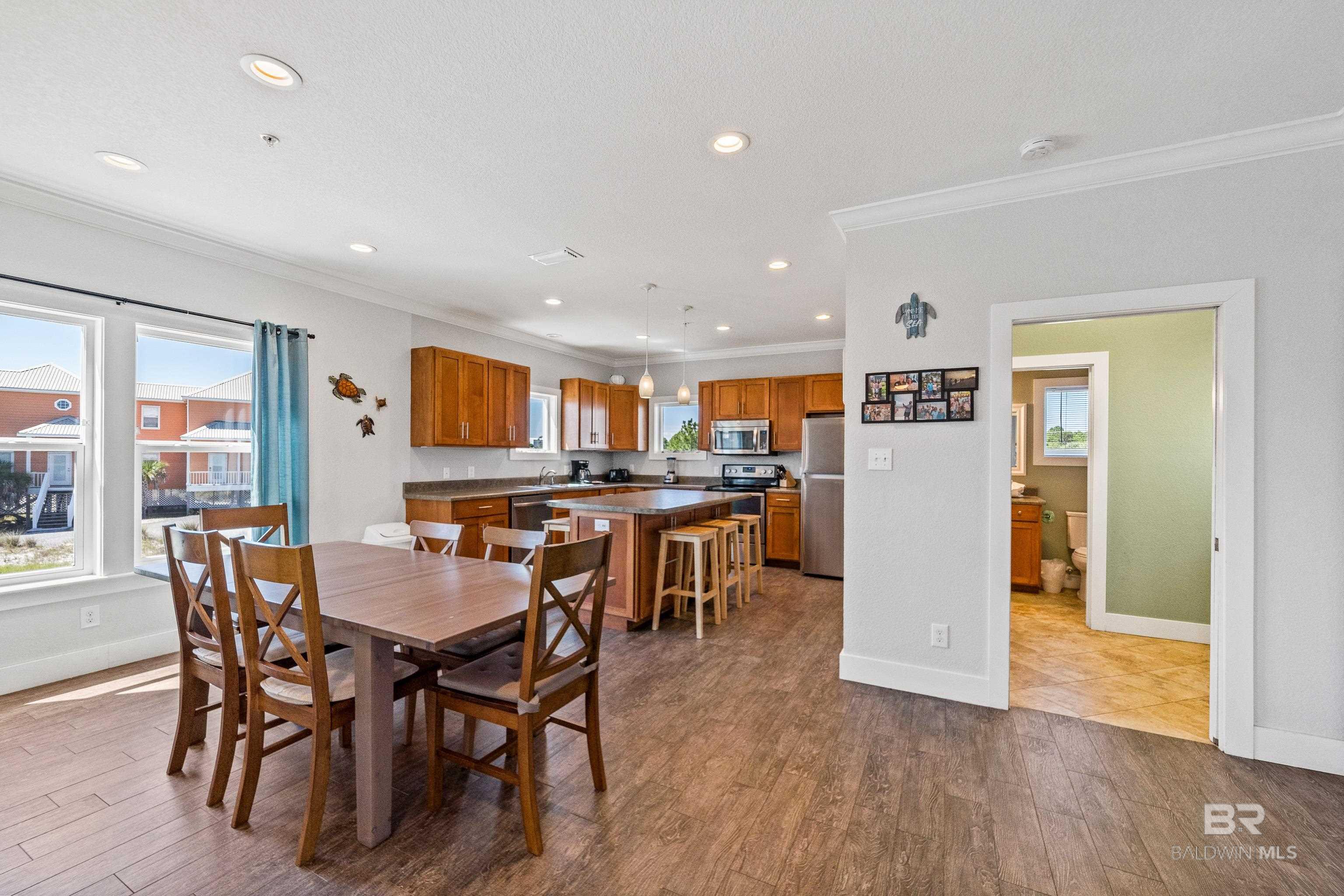 450 S Breakers Lane, Gulf Shores, AL, 36542