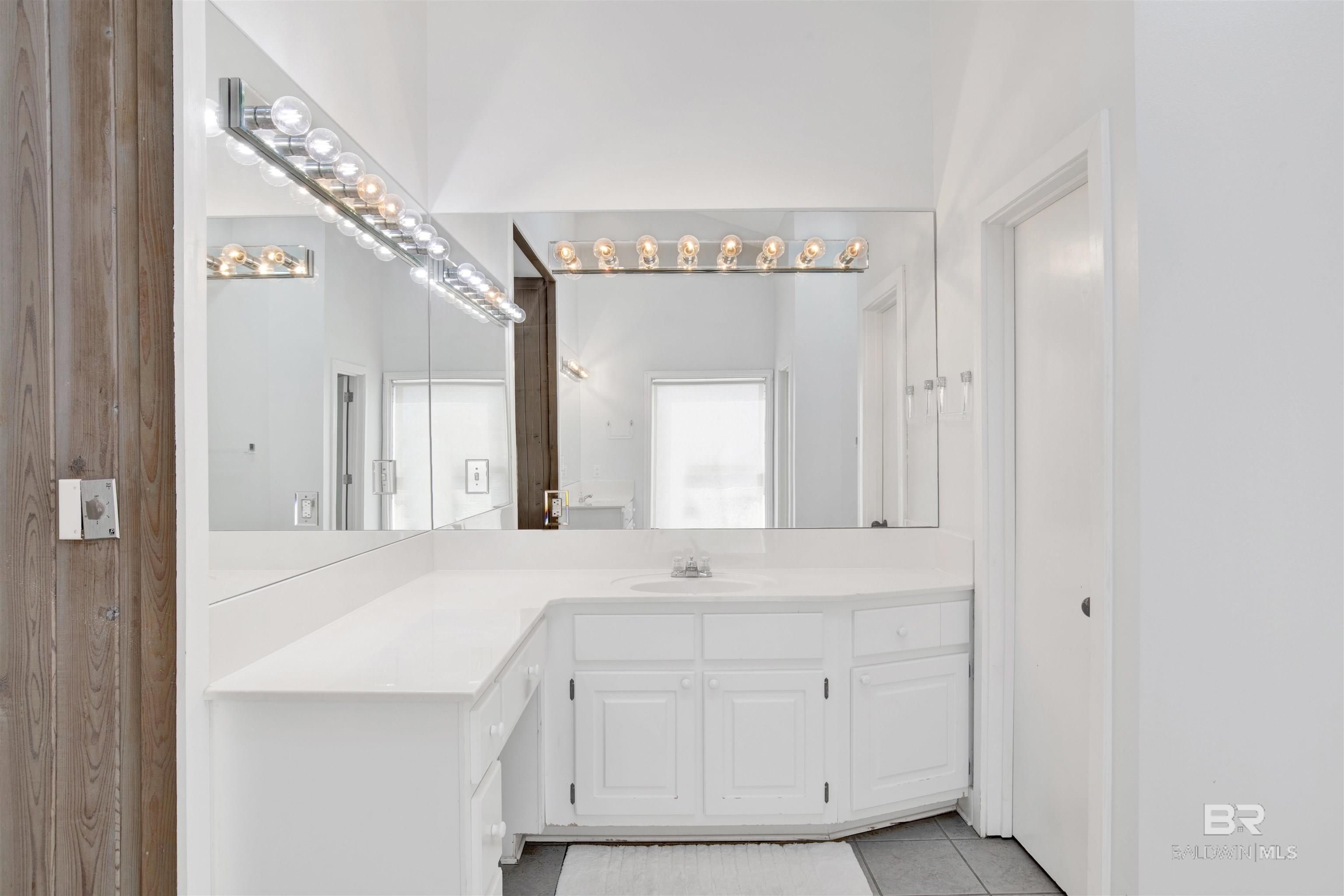 5894 Beach Boulevard, Gulf Shores, AL, 36542