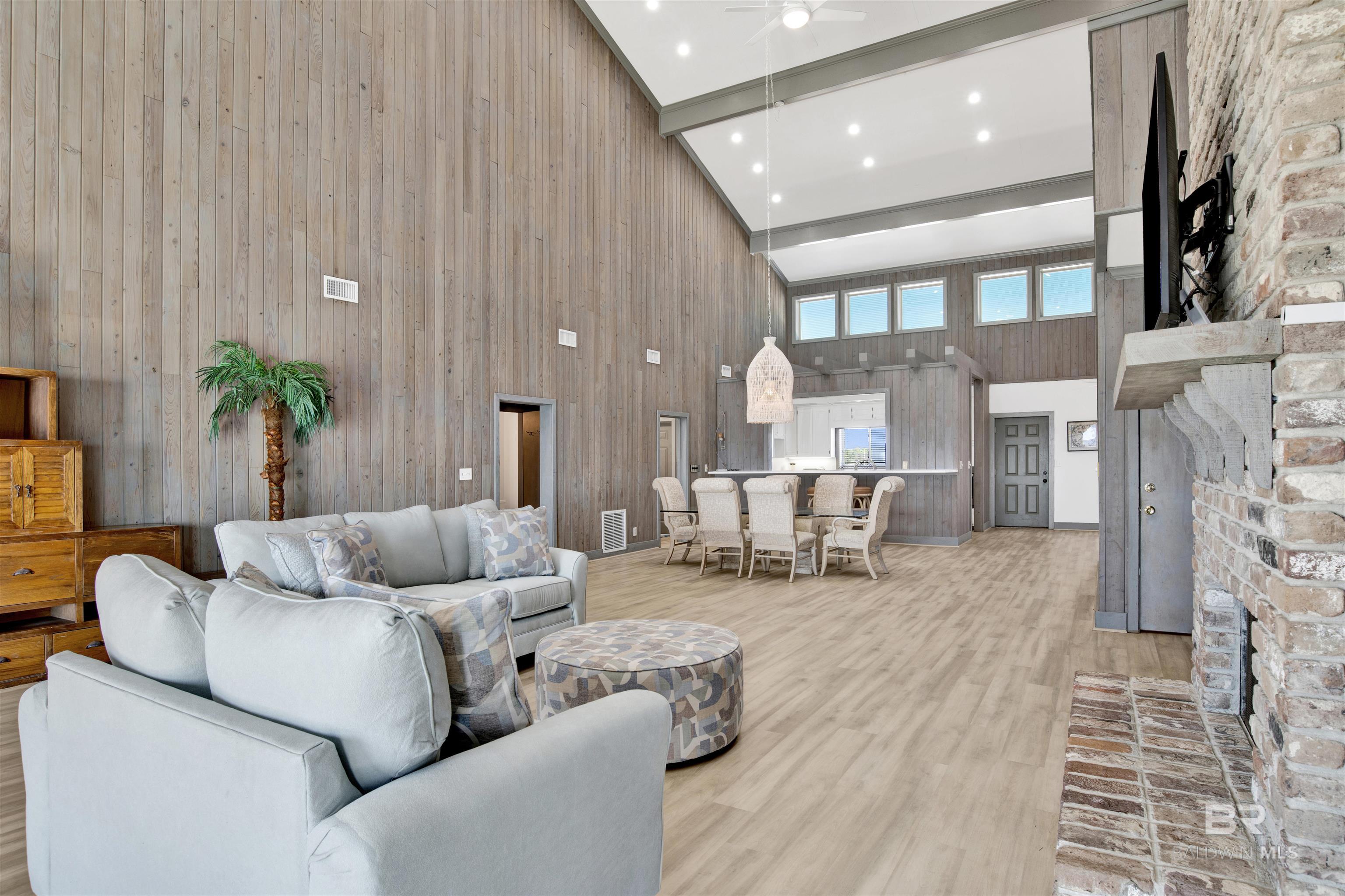 5894 Beach Boulevard, Gulf Shores, AL, 36542