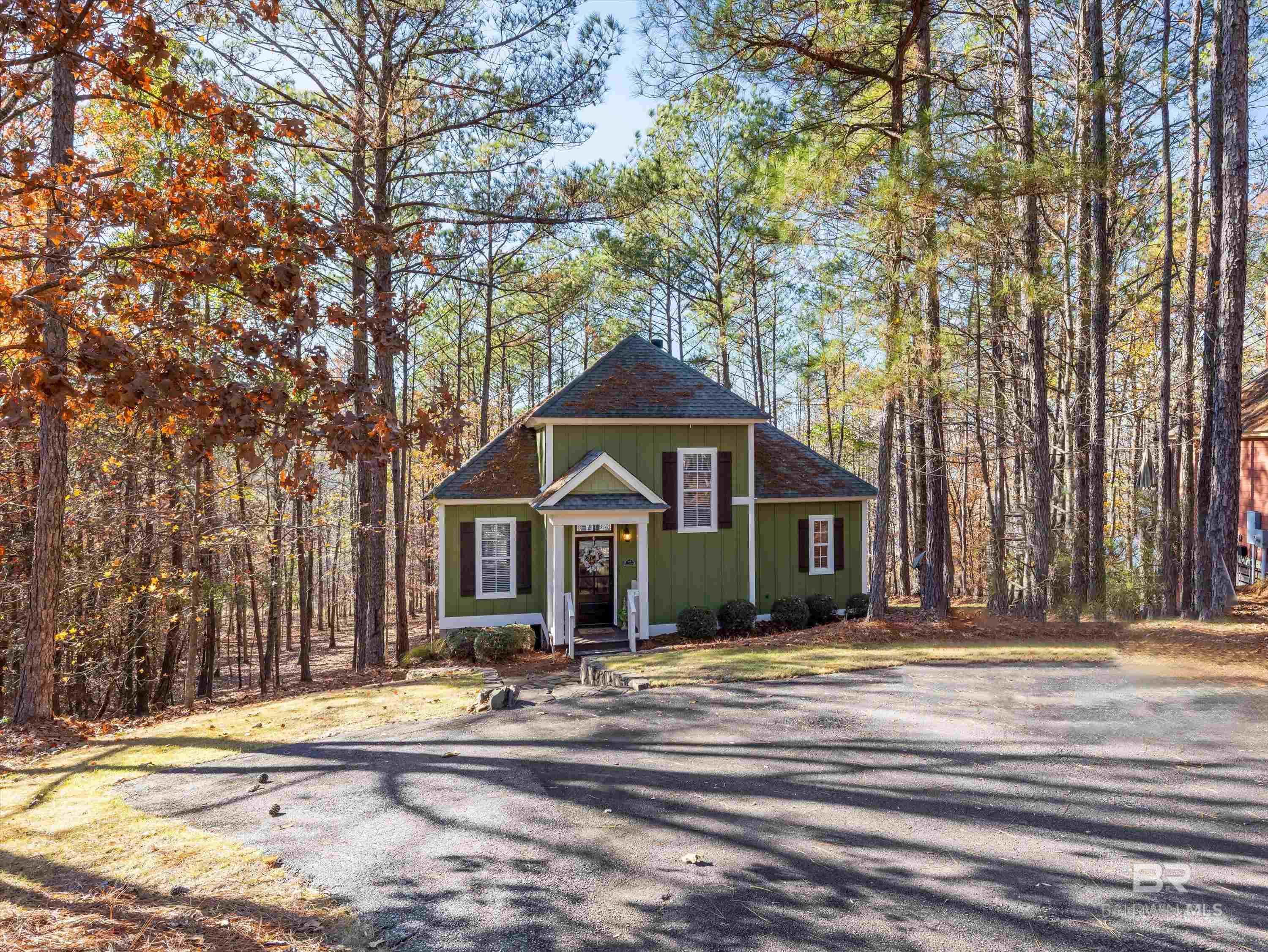 Homes for sale in Dadeville, AL | 168 Village Circle, Dadeville, AL 36853 | MLS# 390283