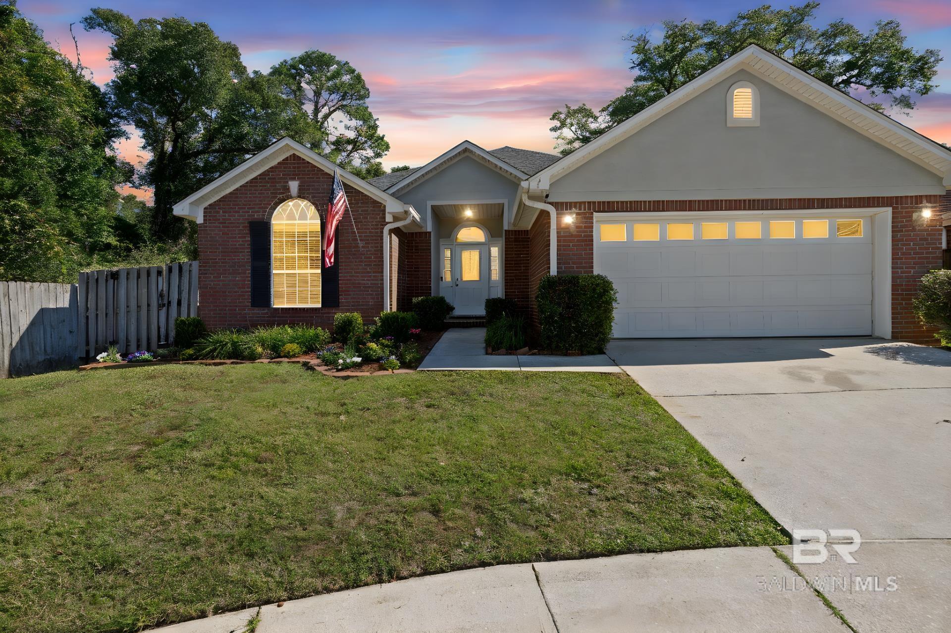 1103 E Hillcrest Crossing