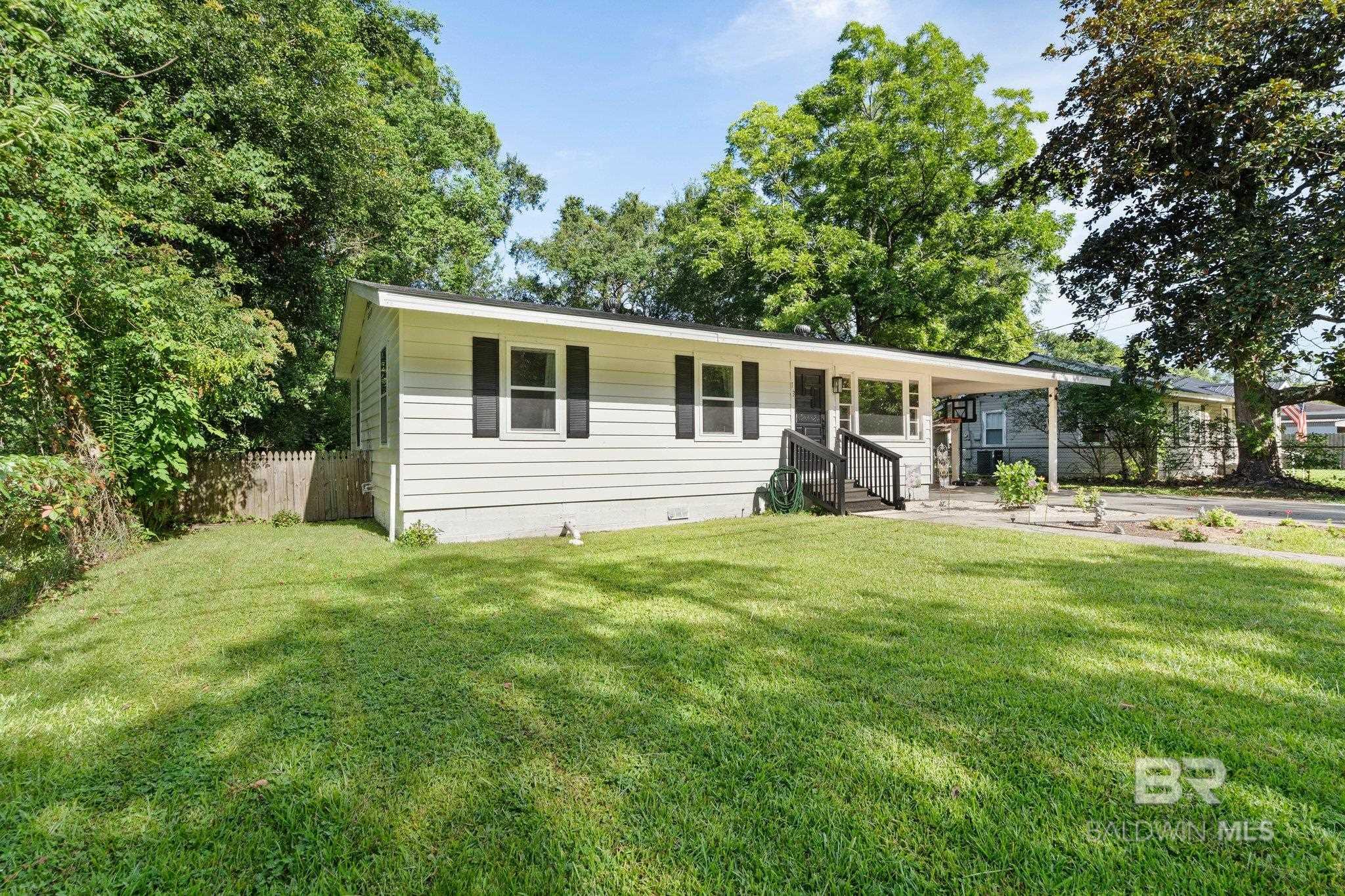 Homes for sale in Saraland, AL | 13 Cypress Dr, Saraland, AL 36571 | MLS# 390589