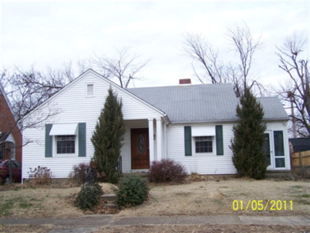 615 W 12th, Owensboro, Kentucky 42301, 2 Bedrooms Bedrooms, ,1 BathroomBathrooms,Single Family Residence,For Sale,W 12th,62770